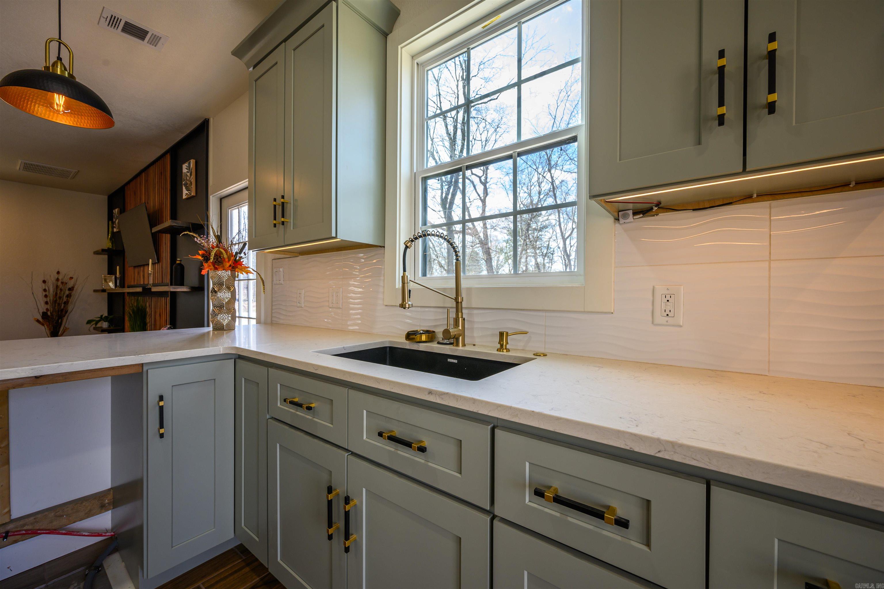 372 County Line  Locust Grove, AR