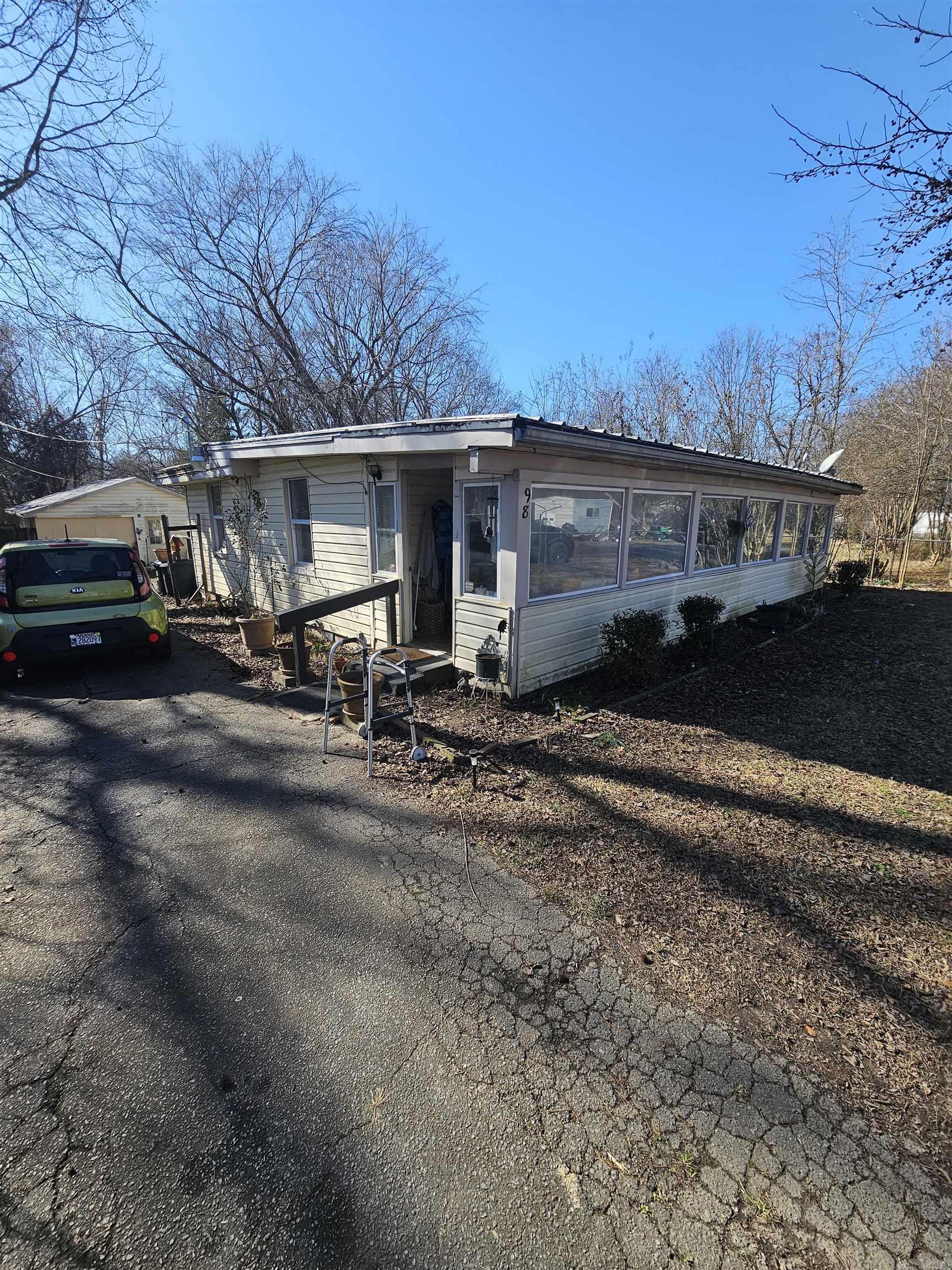 98 Mimosa  Houston, AR