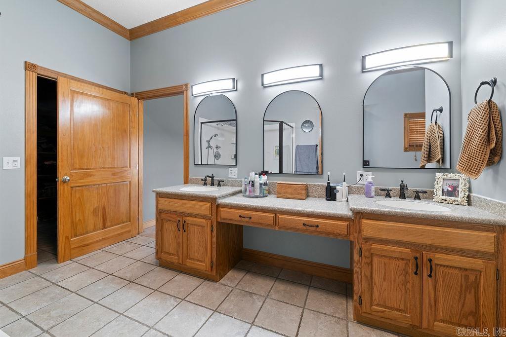 198 Rue  Clinton, AR