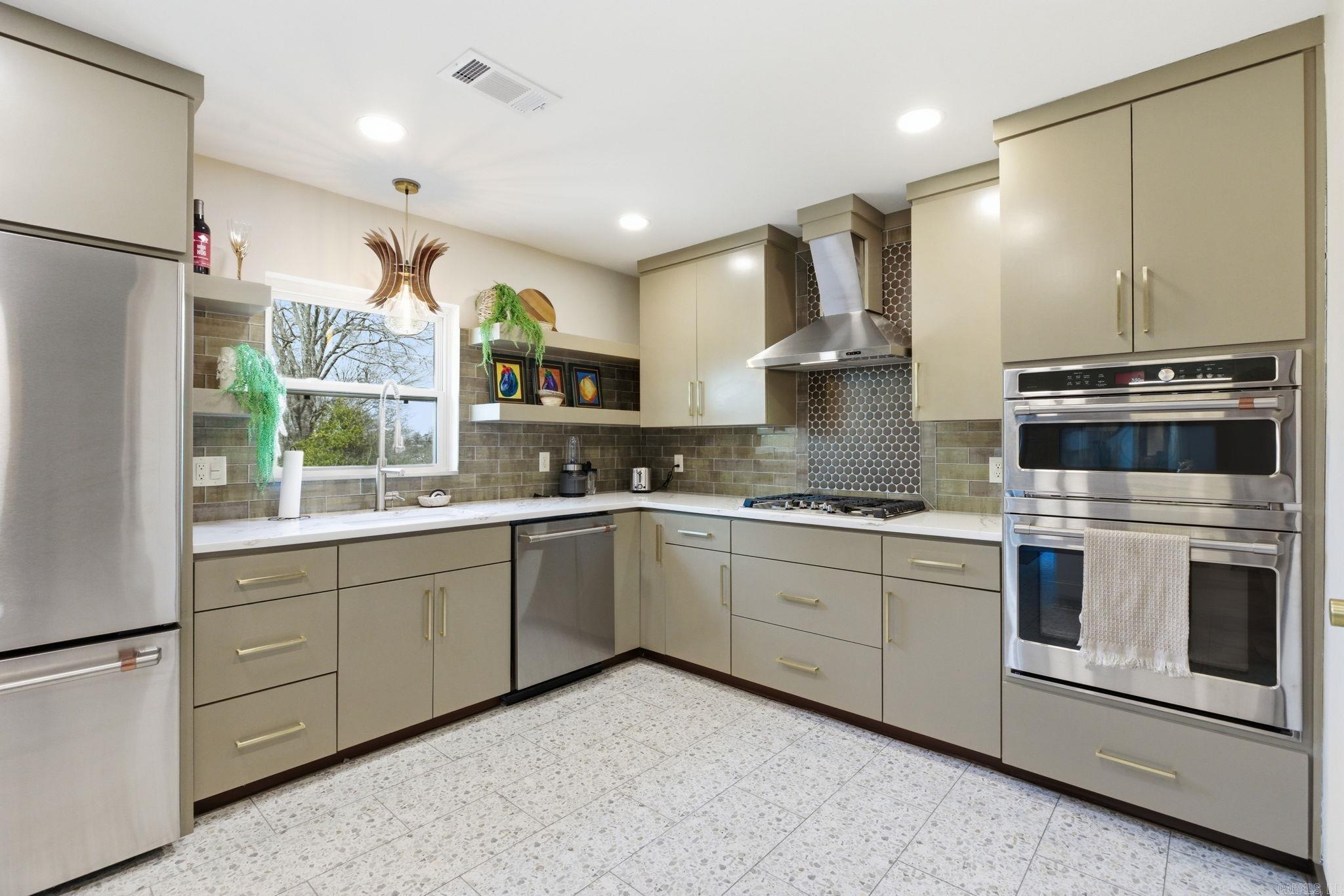 128 Dickson  Little Rock, AR