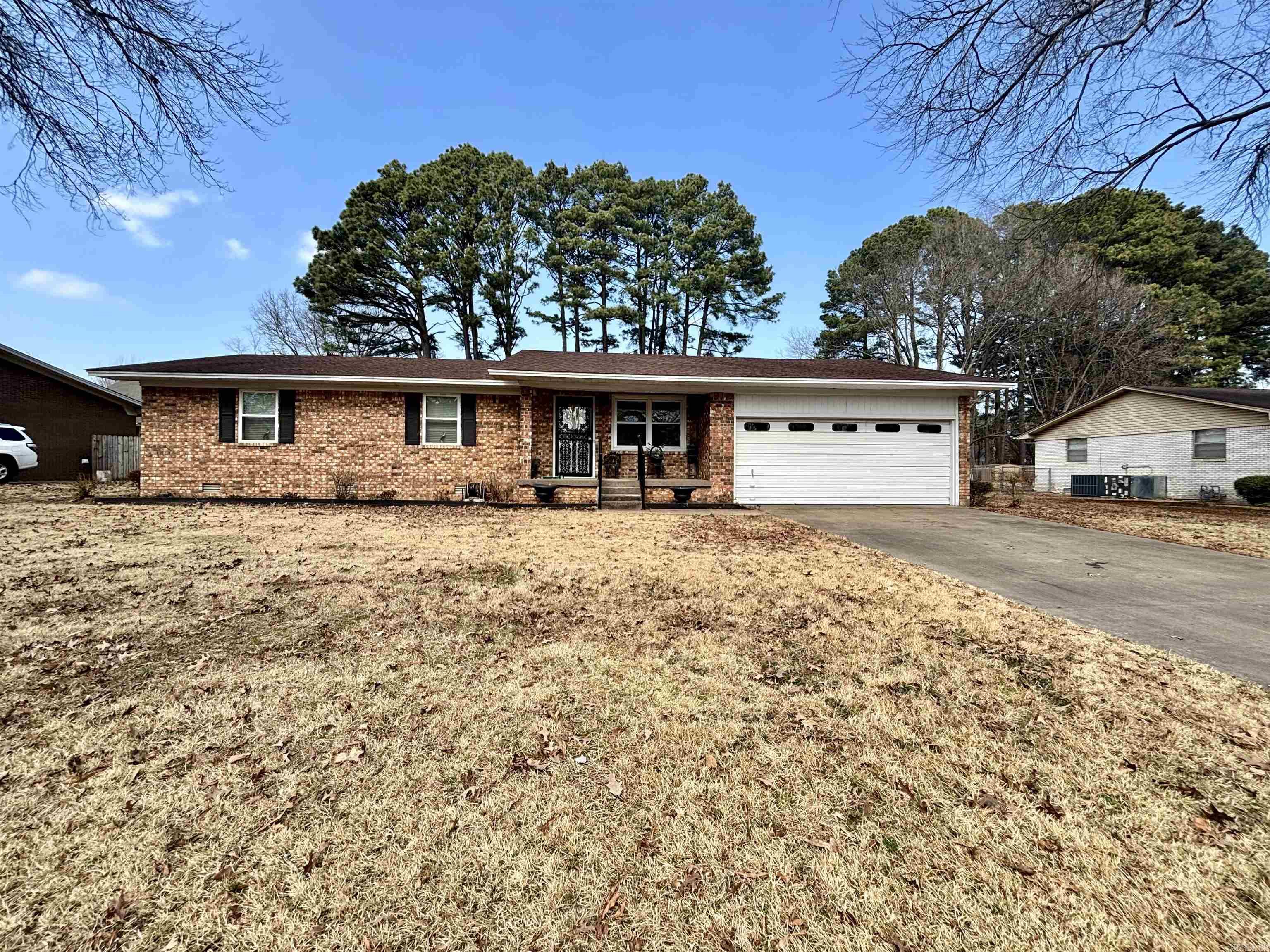 6 Apache  Searcy, AR
