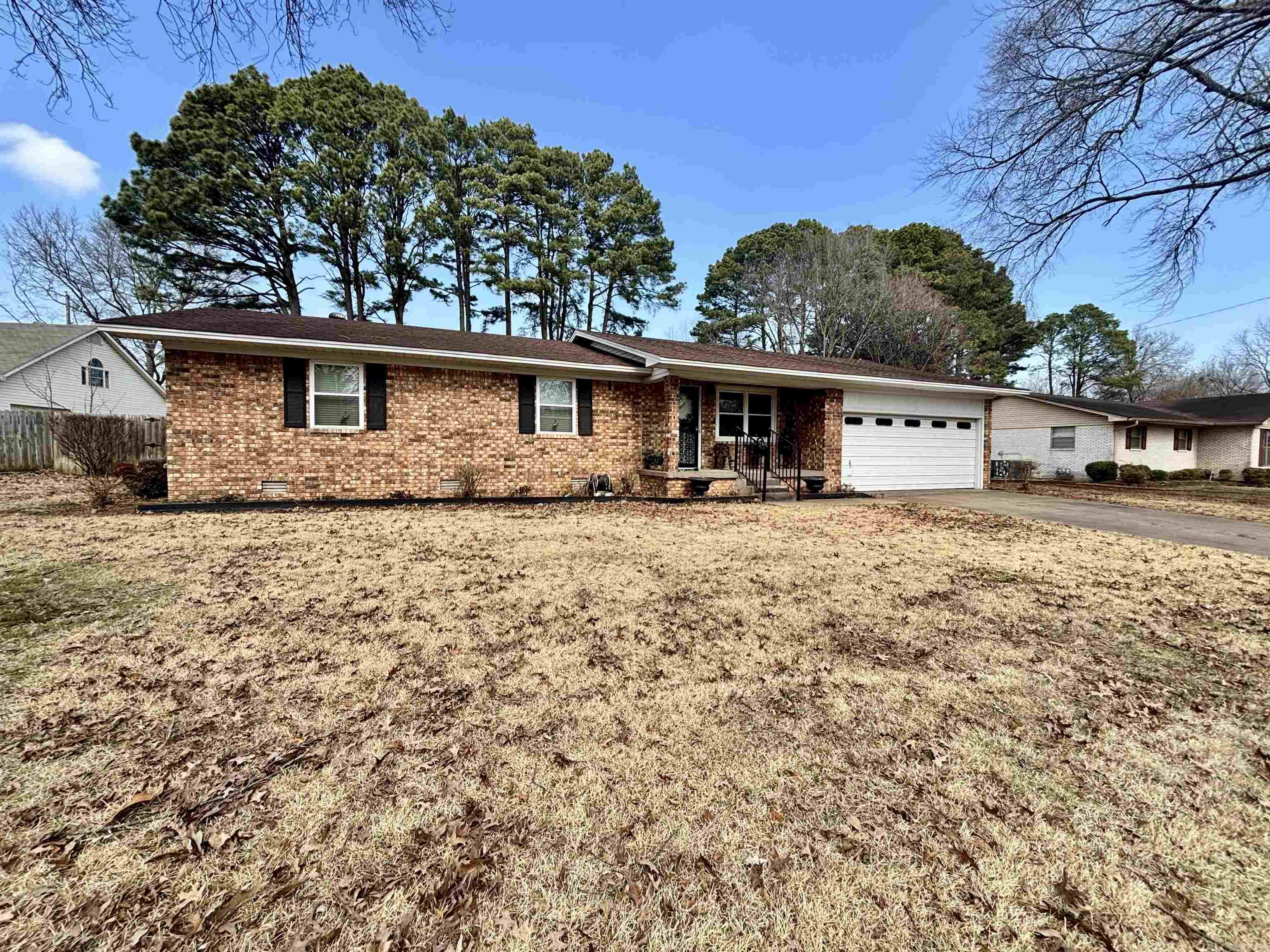 6 Apache  Searcy, AR