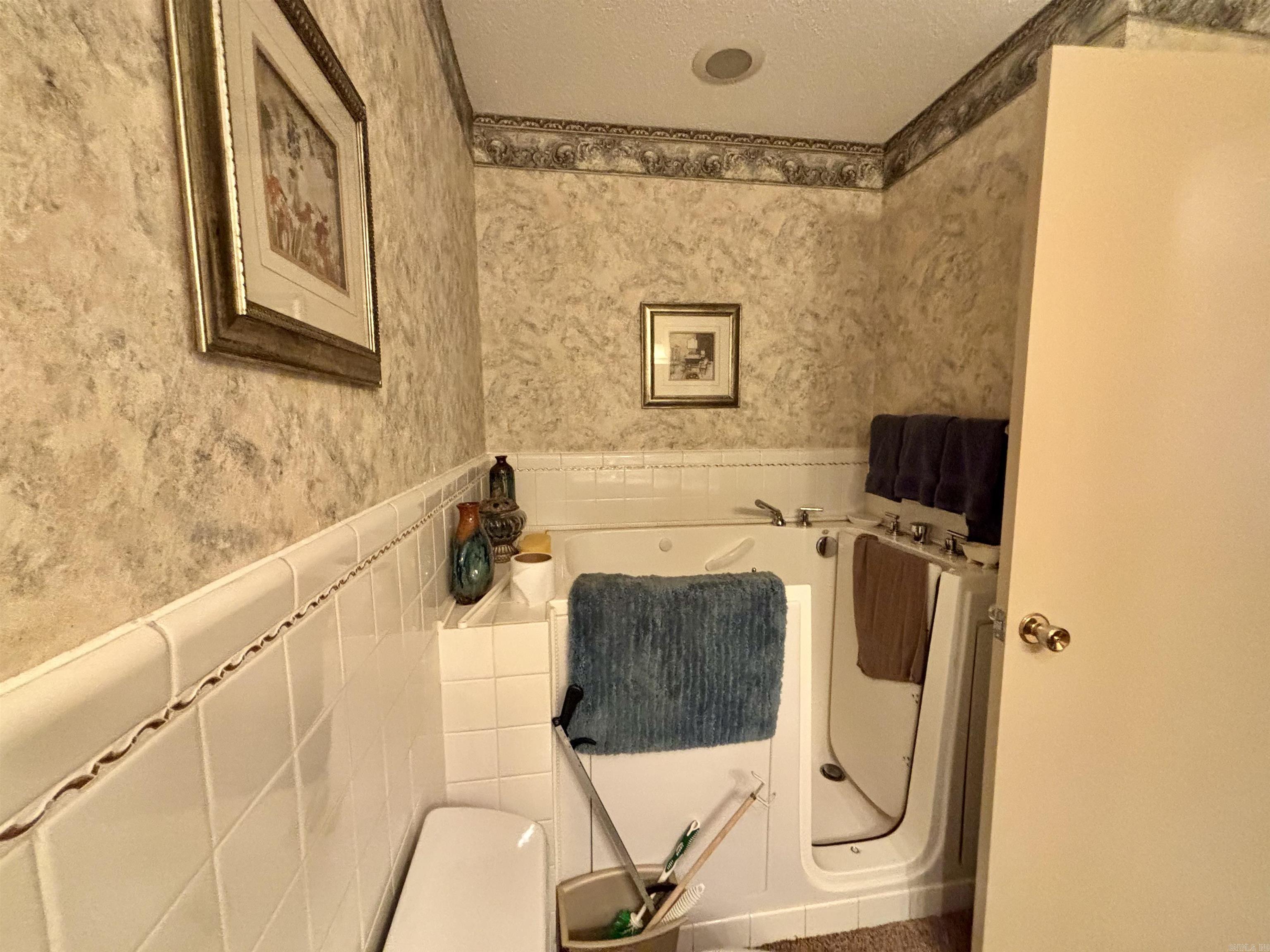 6 Apache  Searcy, AR