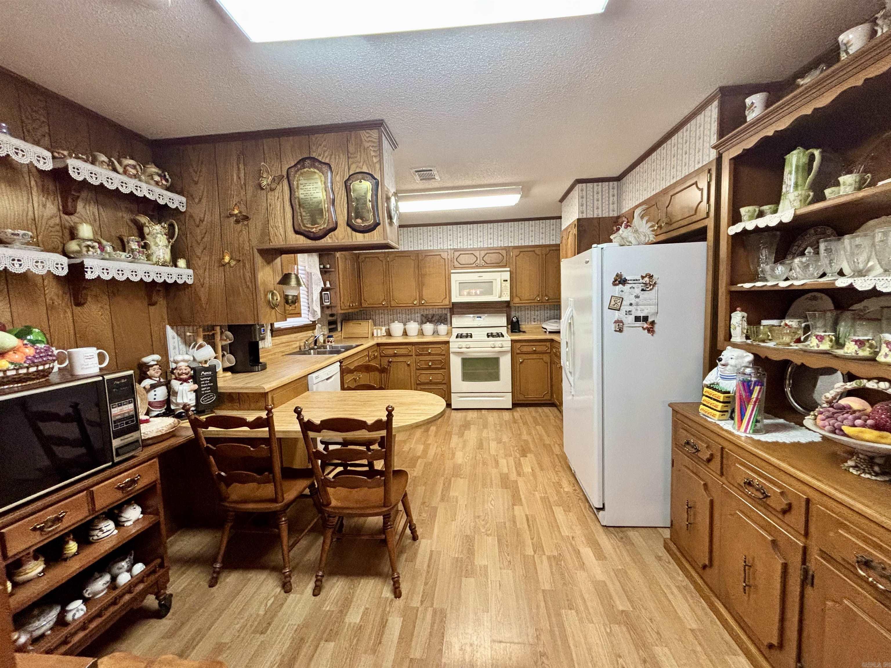 6 Apache  Searcy, AR