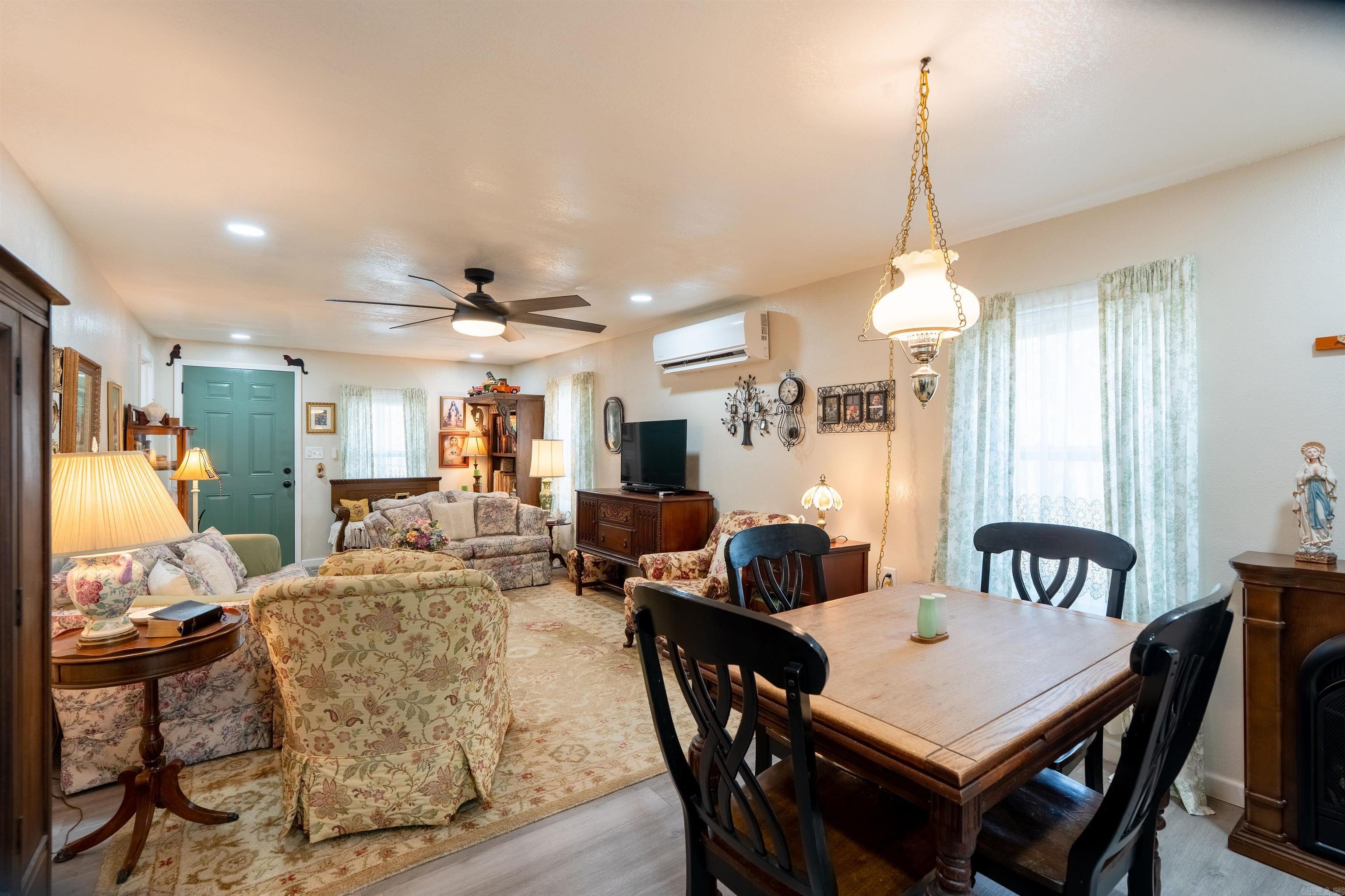 56 Sidney  Evening Shade, AR