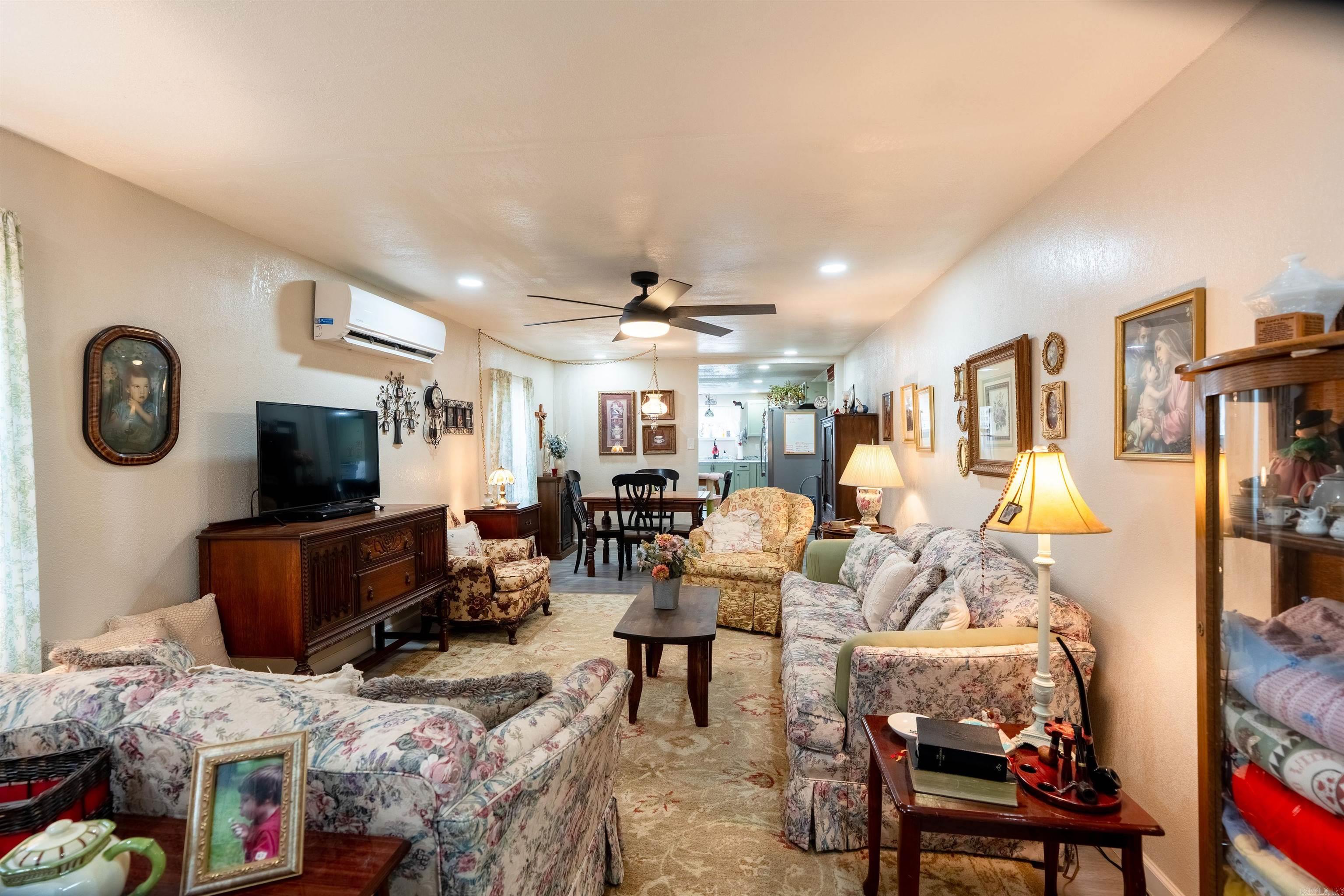 56 Sidney  Evening Shade, AR