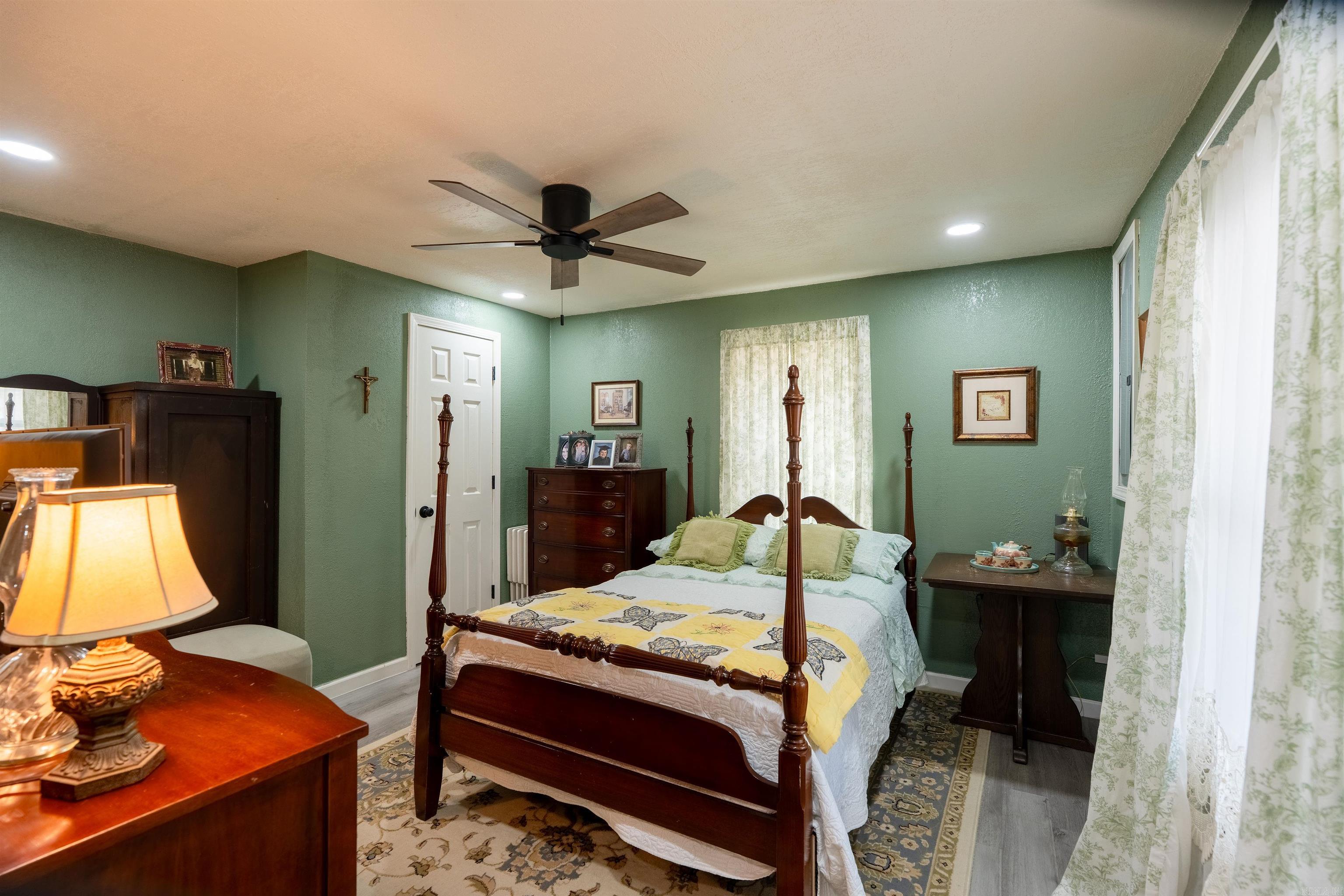 56 Sidney  Evening Shade, AR