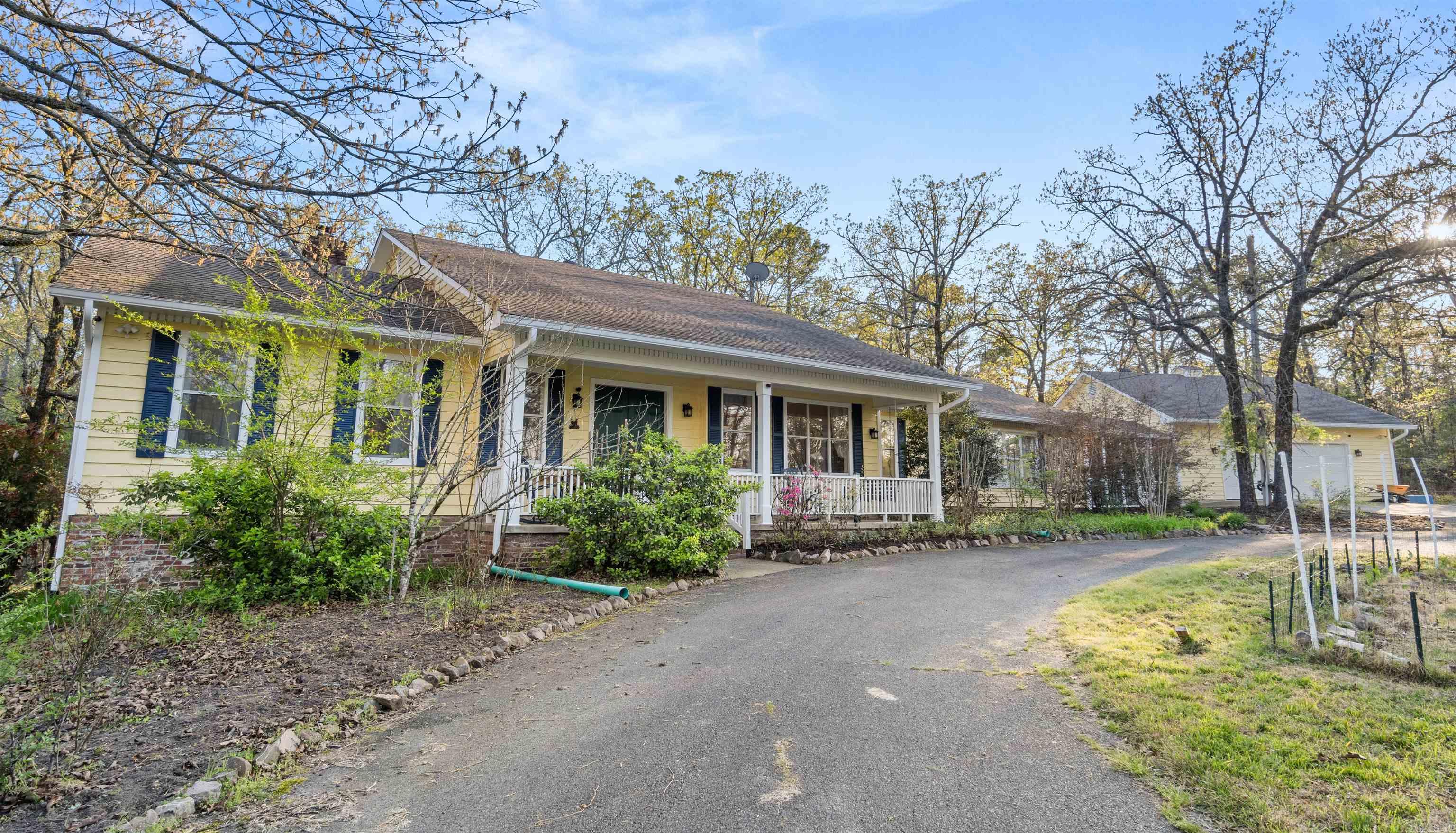 16725 Highway 300 Highway Roland, AR 72135