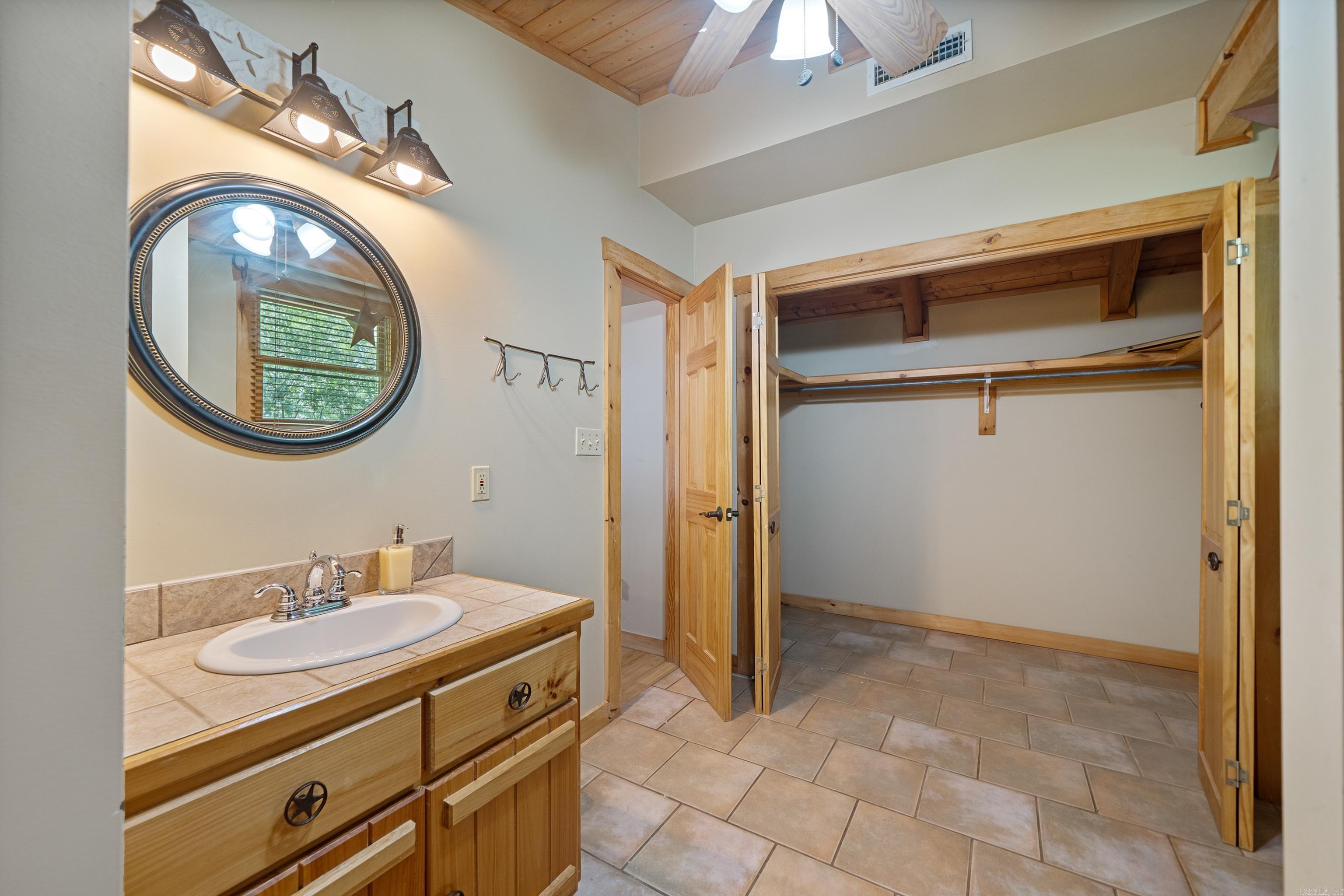 1415 Lakeshore  Hot Springs, AR