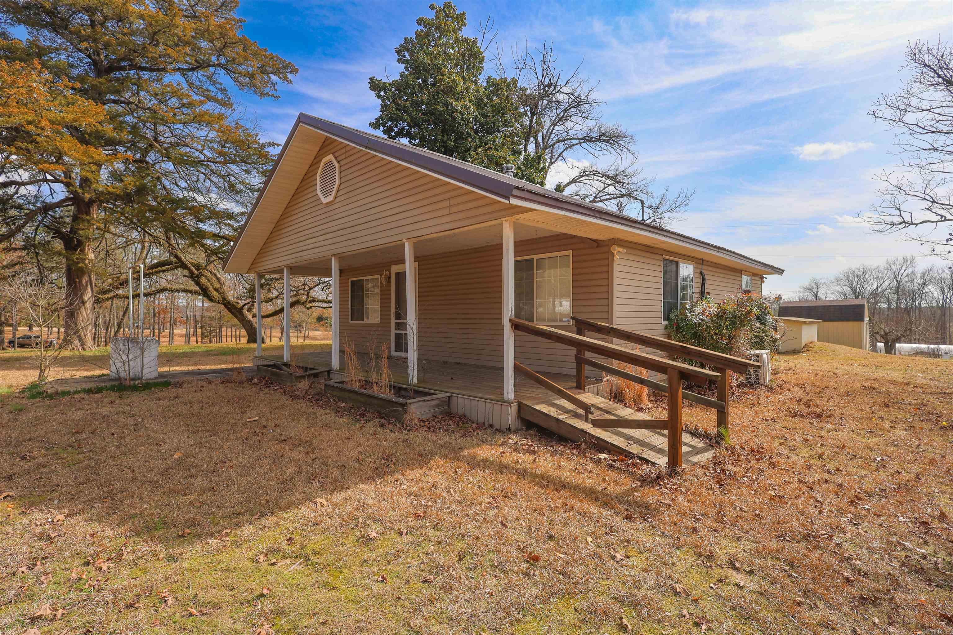 759 N BUMBLEBEE  Glenwood, AR