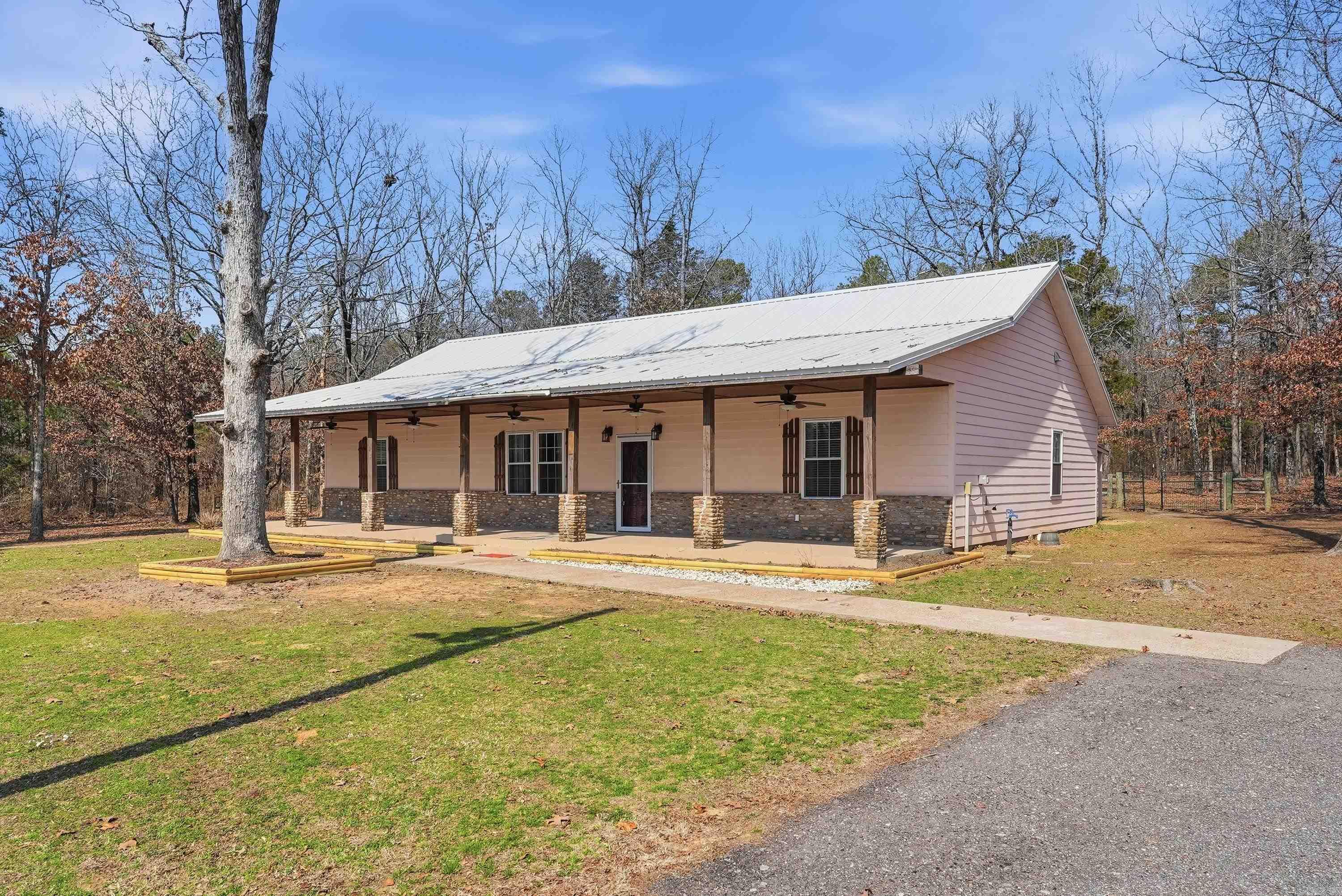 99 Sherrill King Dr.  Quitman, AR