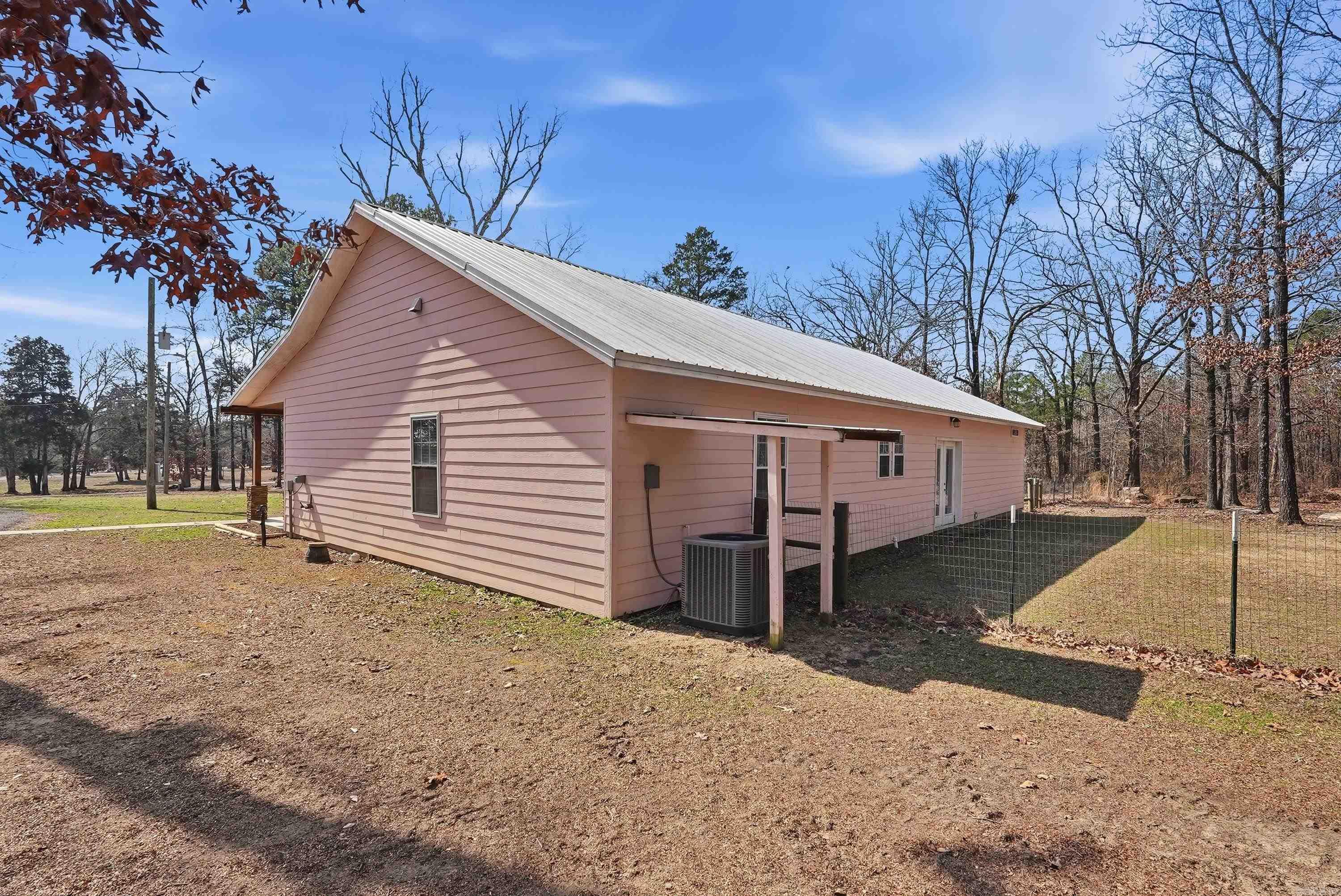 99 Sherrill King Dr.  Quitman, AR
