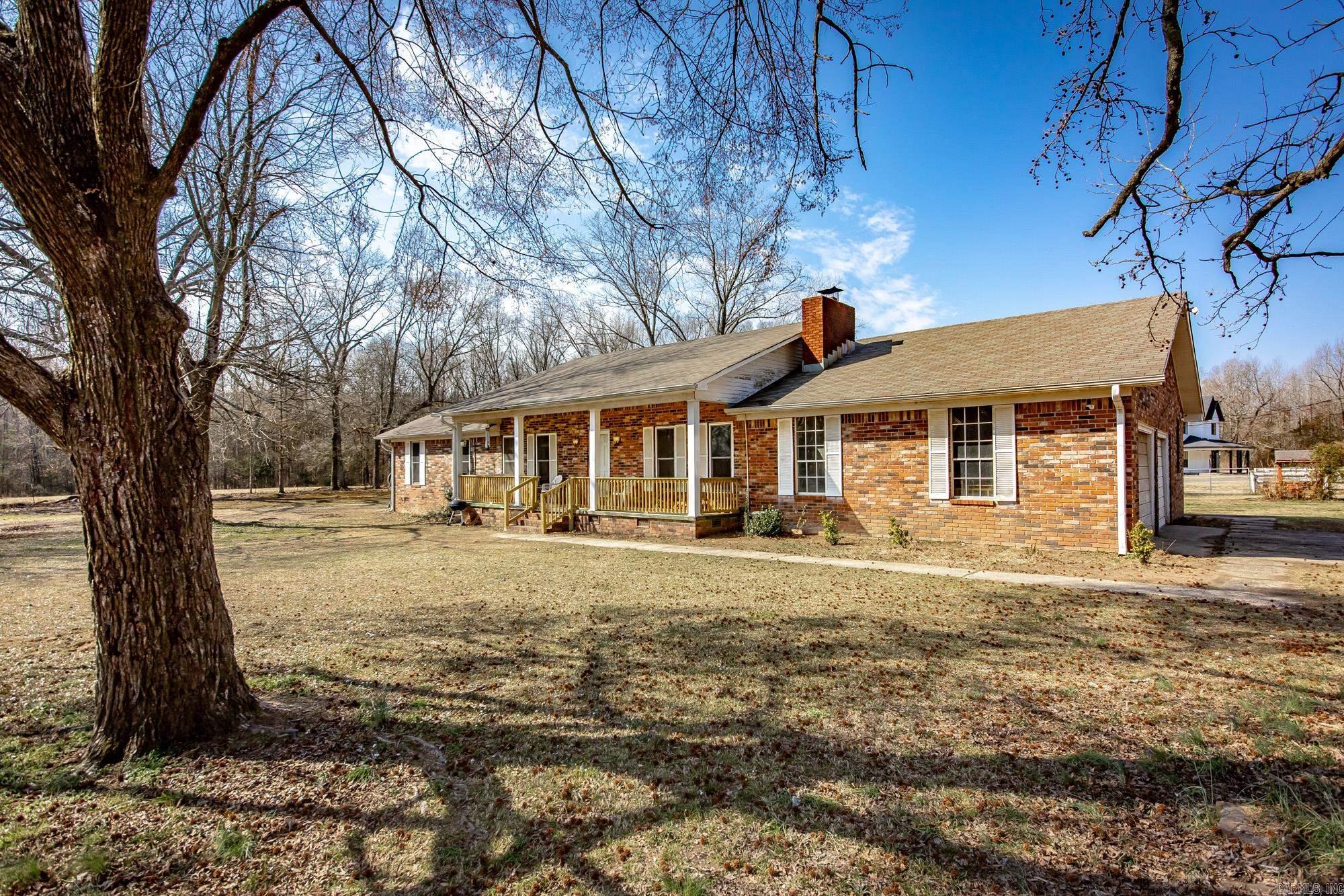 1129 W Main St  Austin, AR