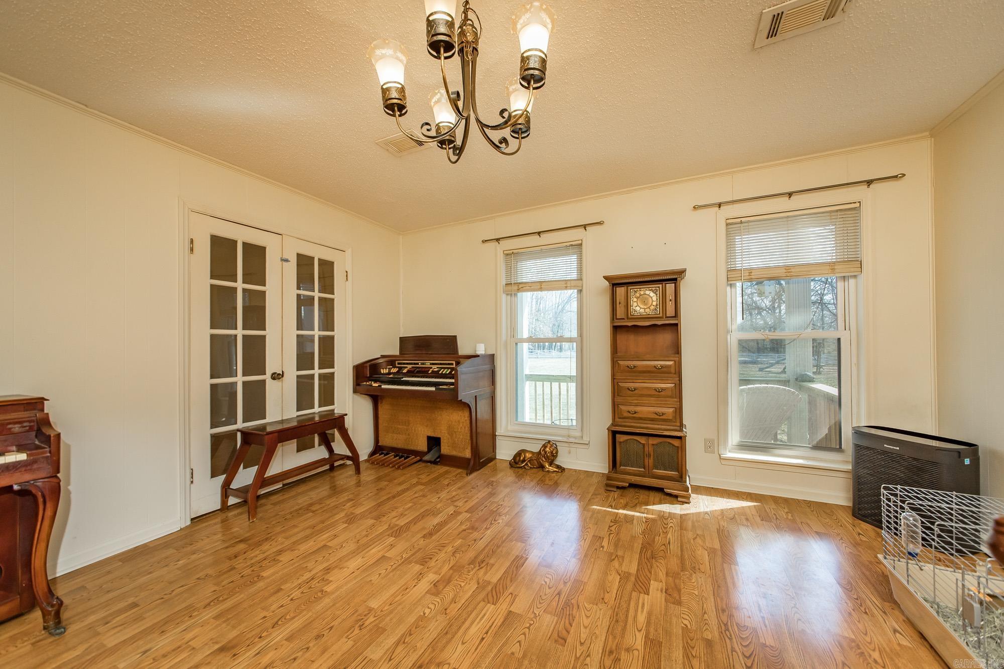 1129 W Main St  Austin, AR