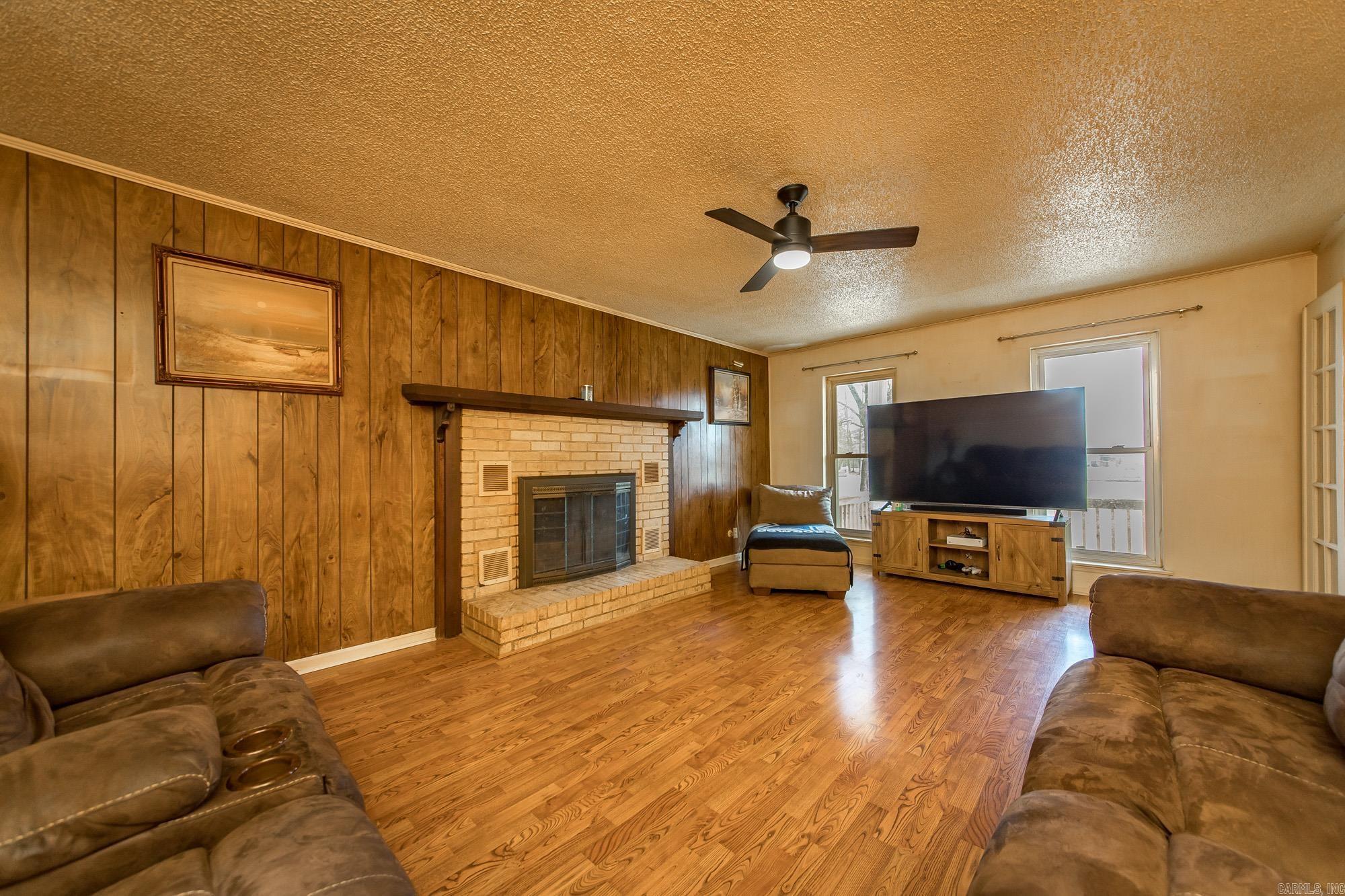 1129 W Main St  Austin, AR