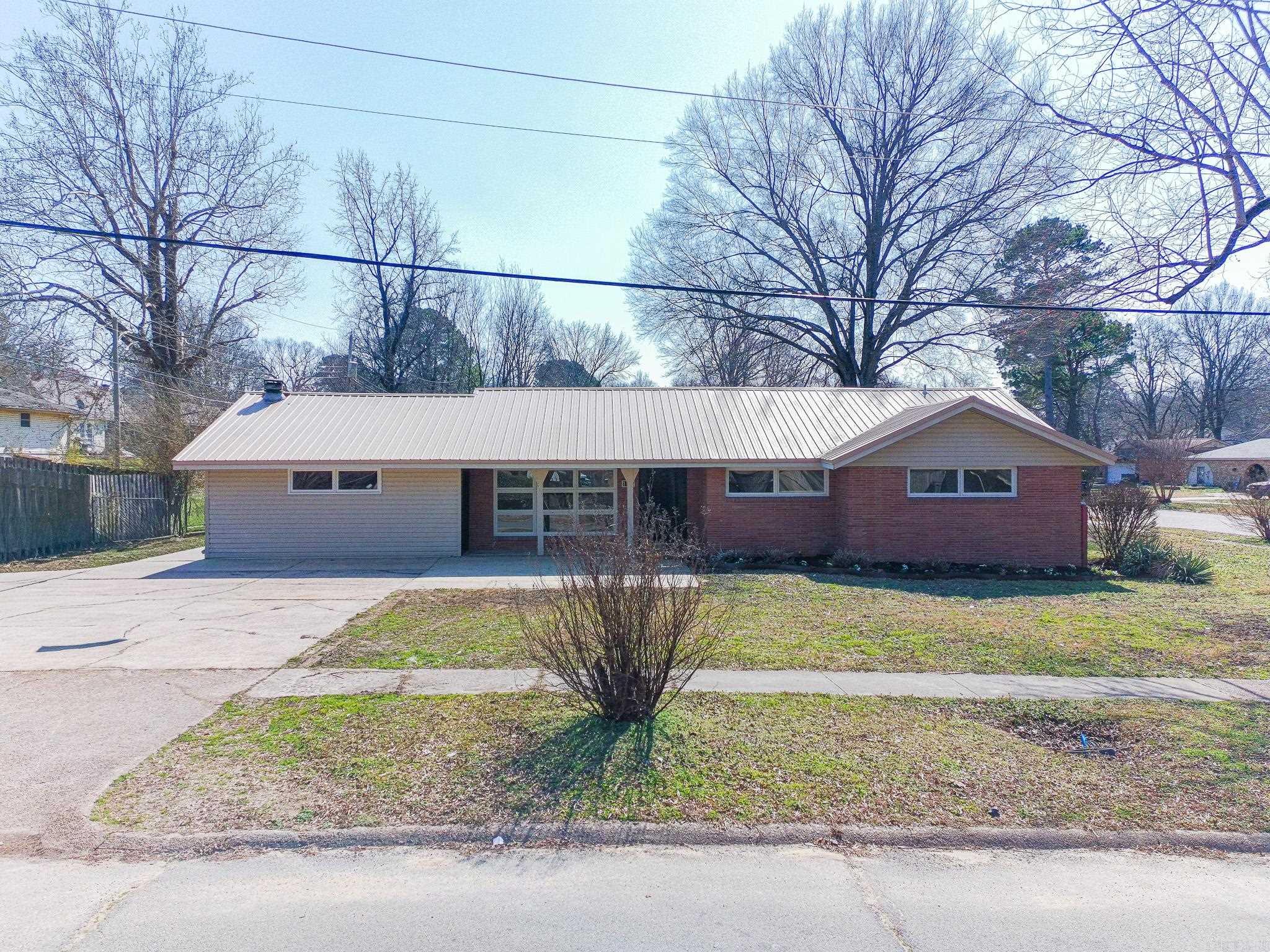 1305 Rosemond Jonesboro, AR 72401