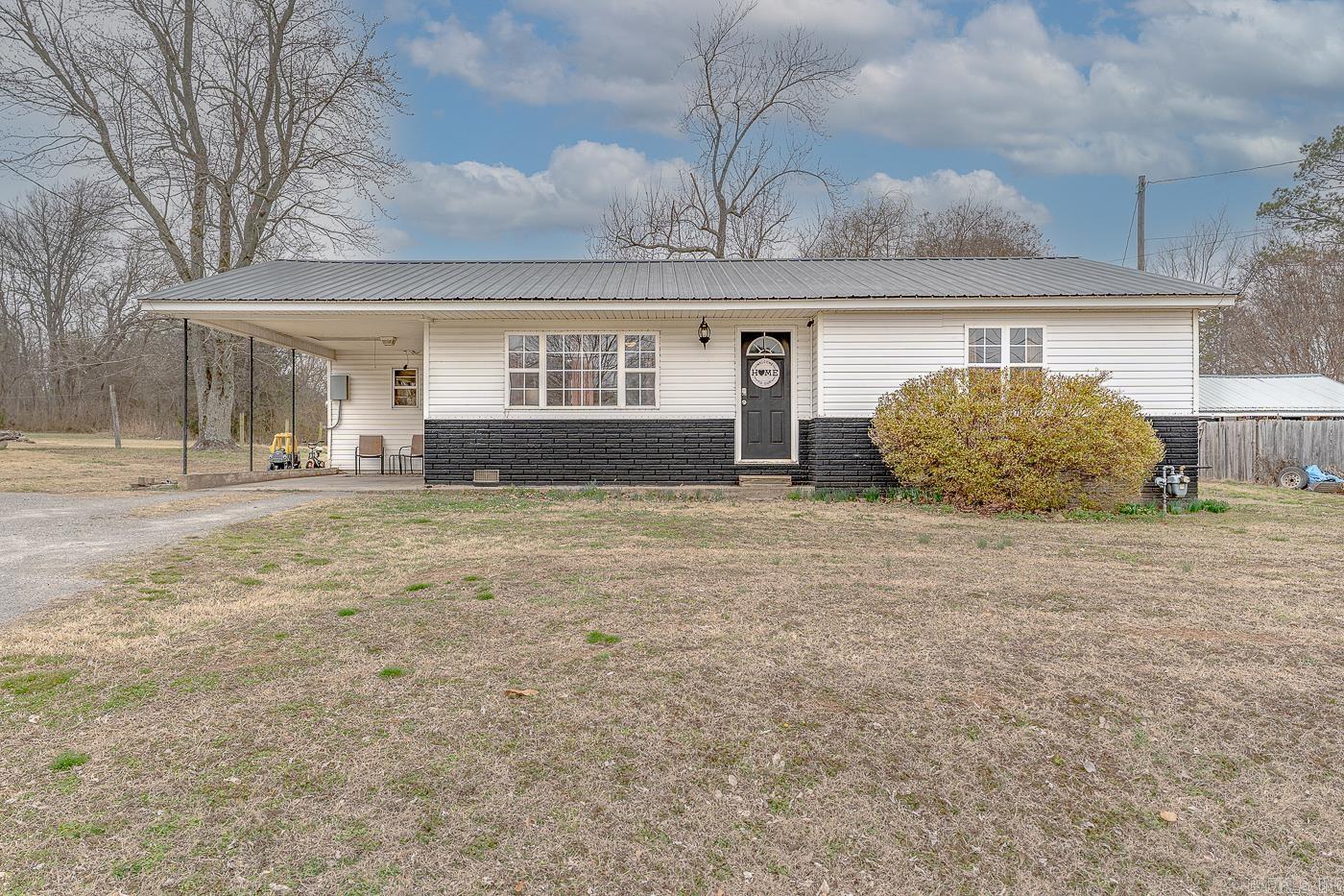 180 College  Melbourne, AR