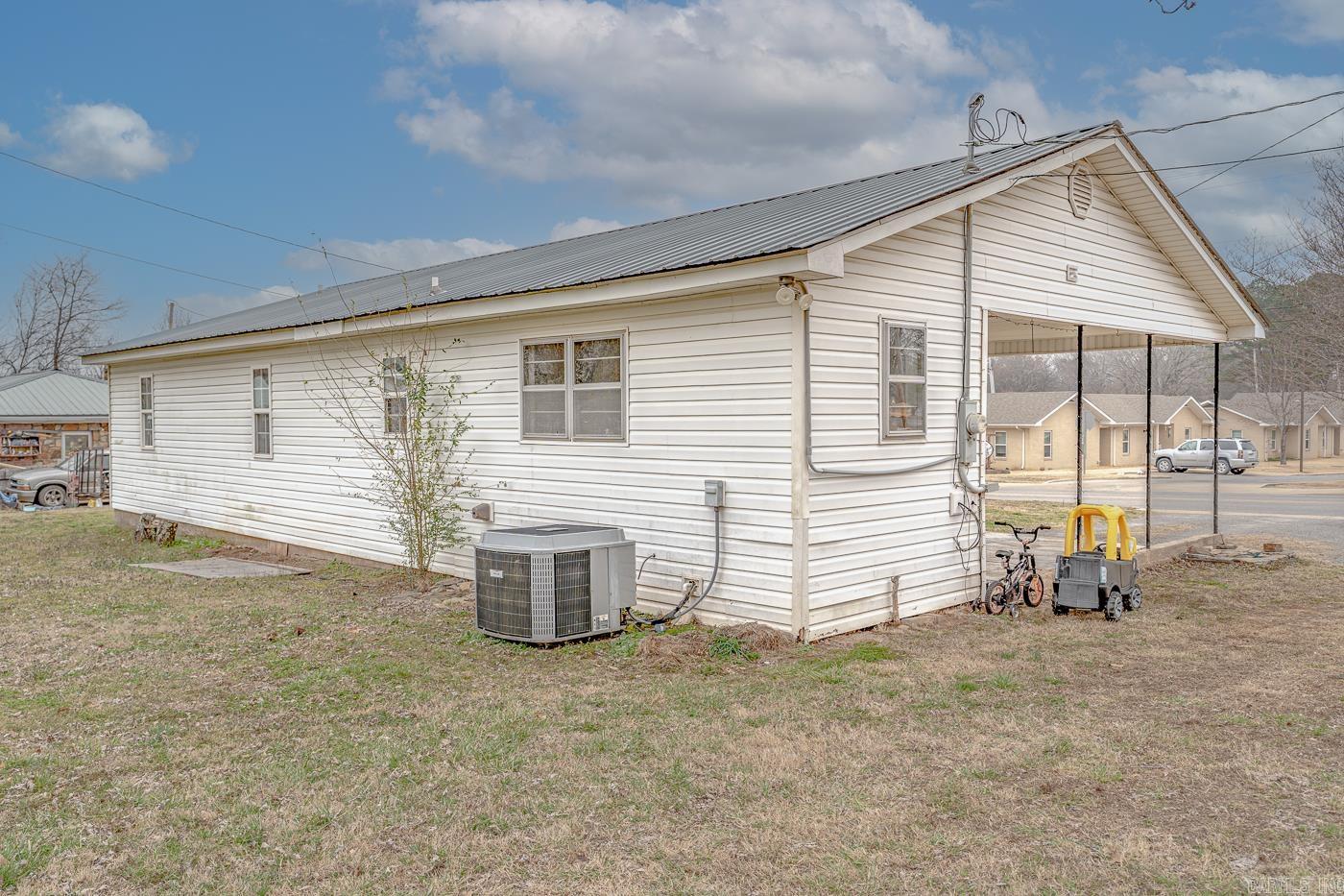 180 College  Melbourne, AR