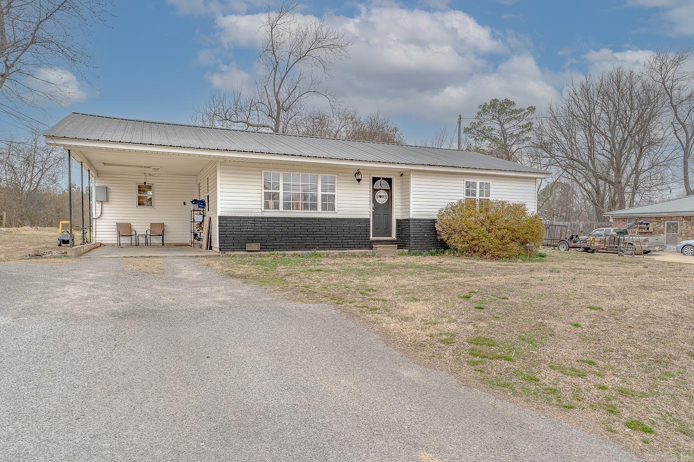 180 College  Melbourne, AR