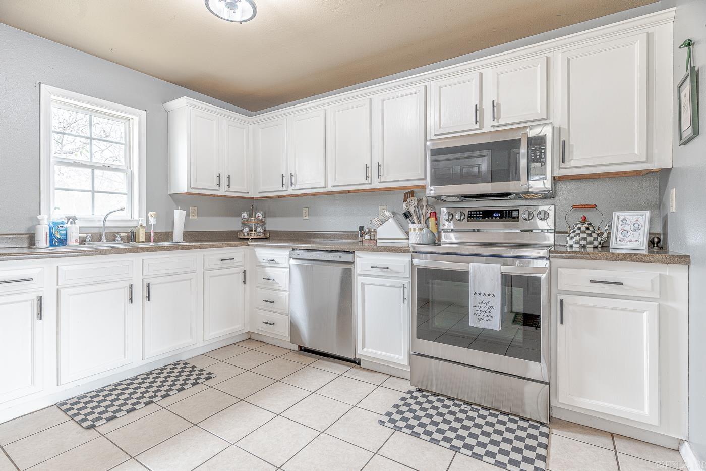 180 College  Melbourne, AR