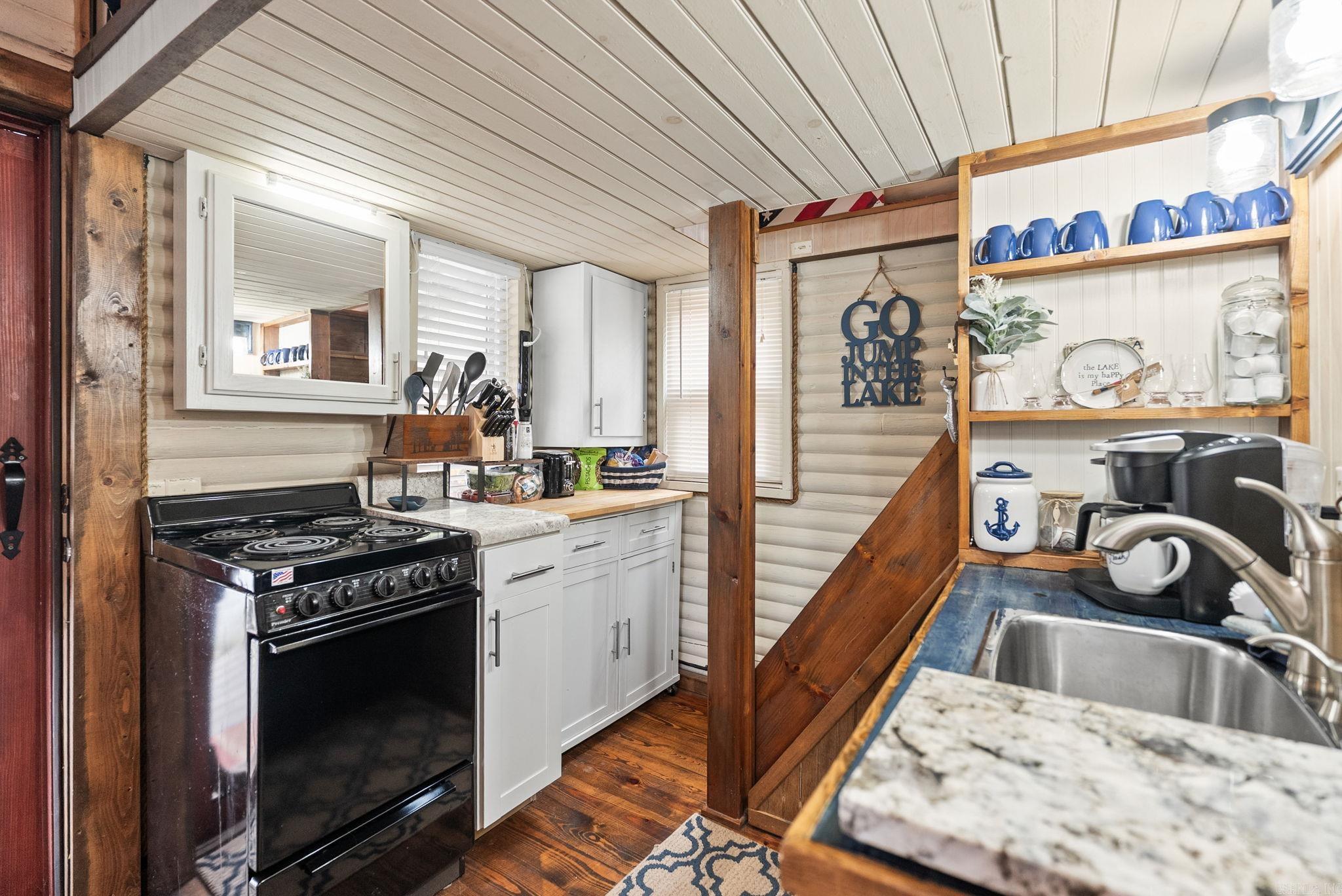 795 & 695 Sally Ann Drive  Shirley, AR