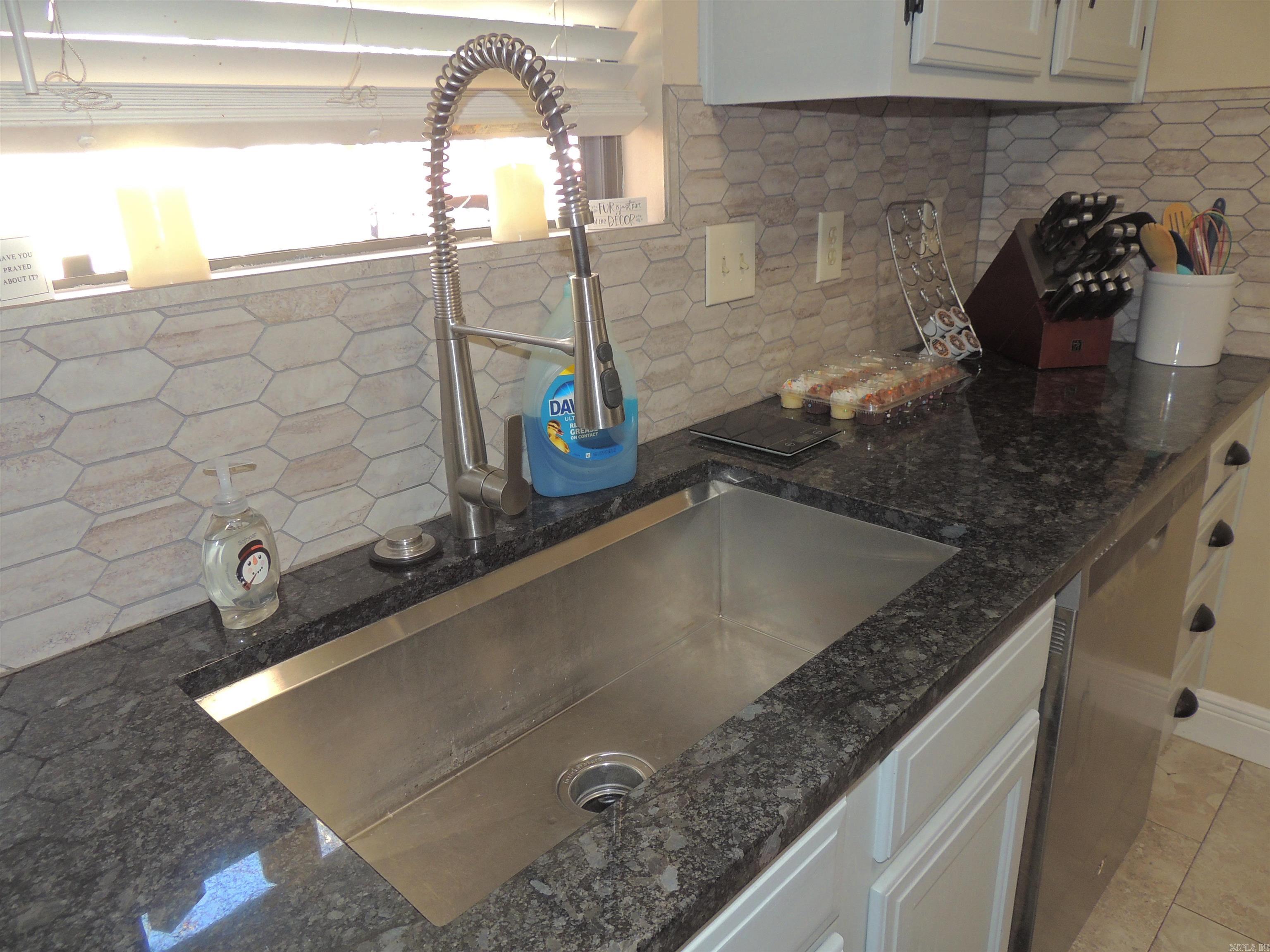 16 Red Oak Place  Maumelle, AR