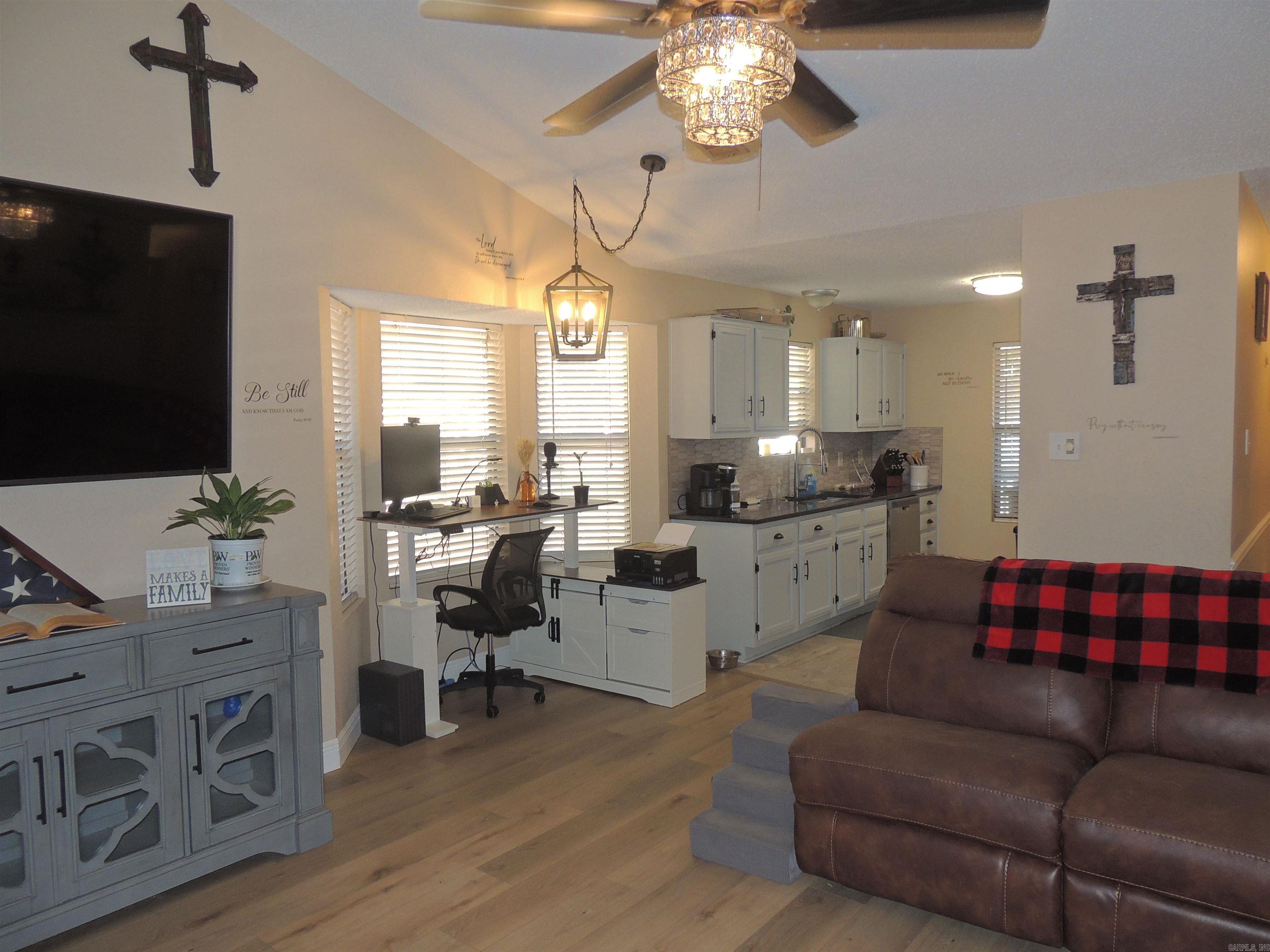 16 Red Oak Place  Maumelle, AR