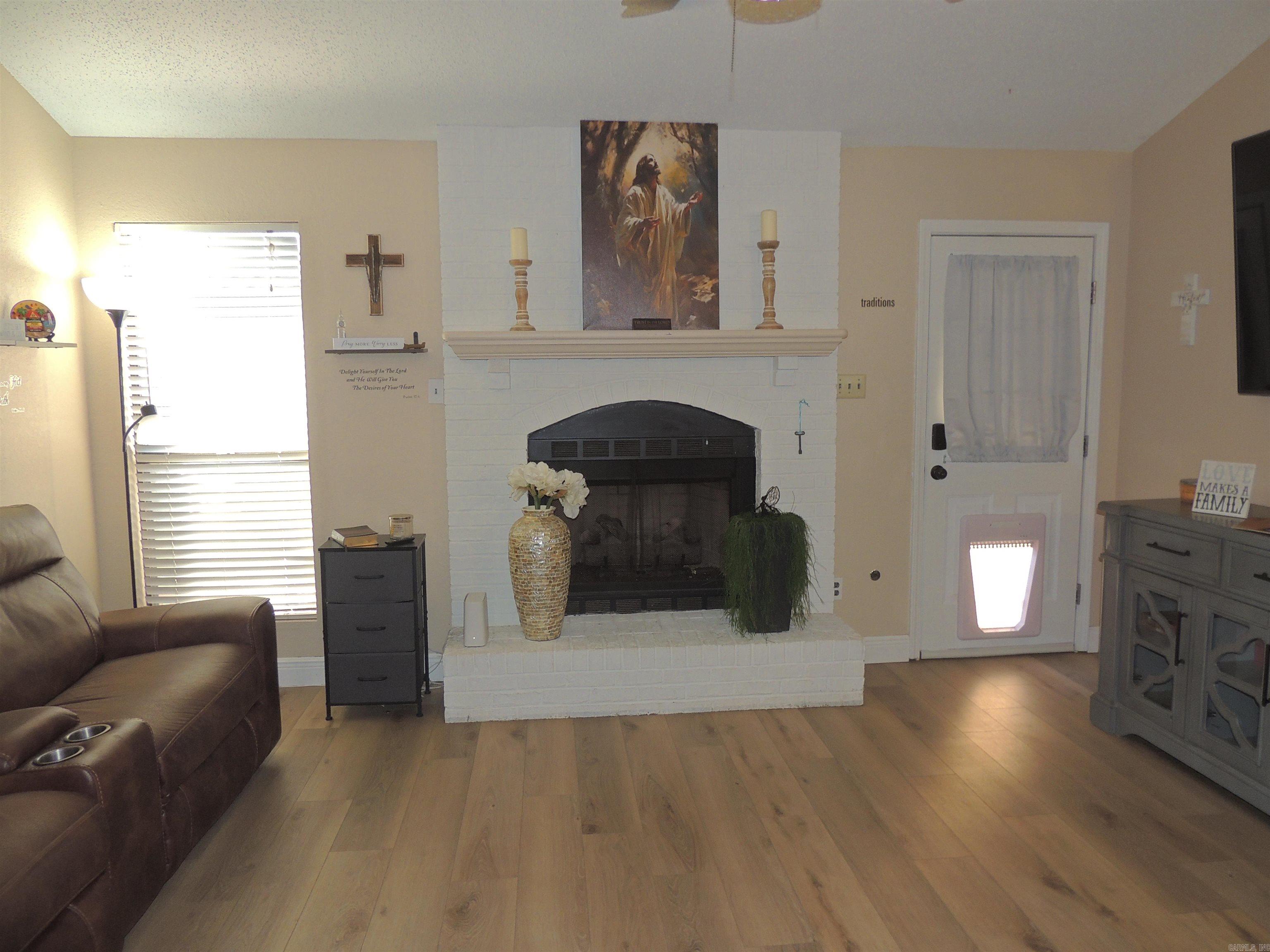 16 Red Oak Place  Maumelle, AR