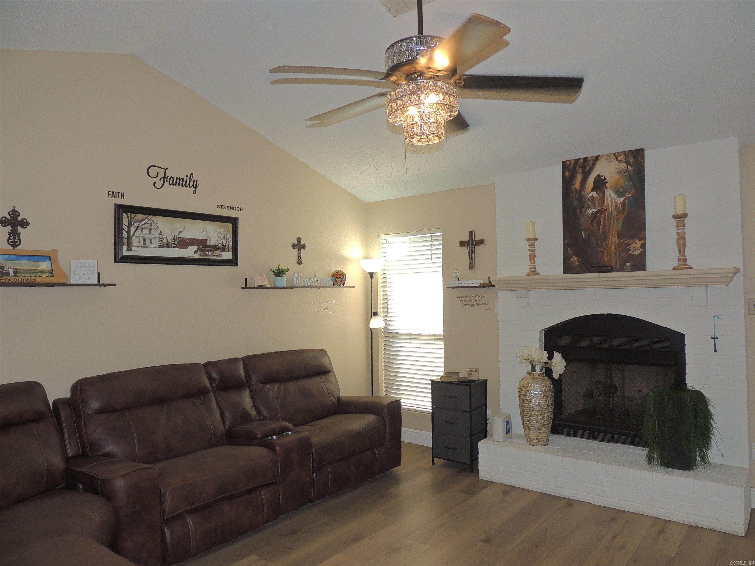 16 Red Oak Place  Maumelle, AR