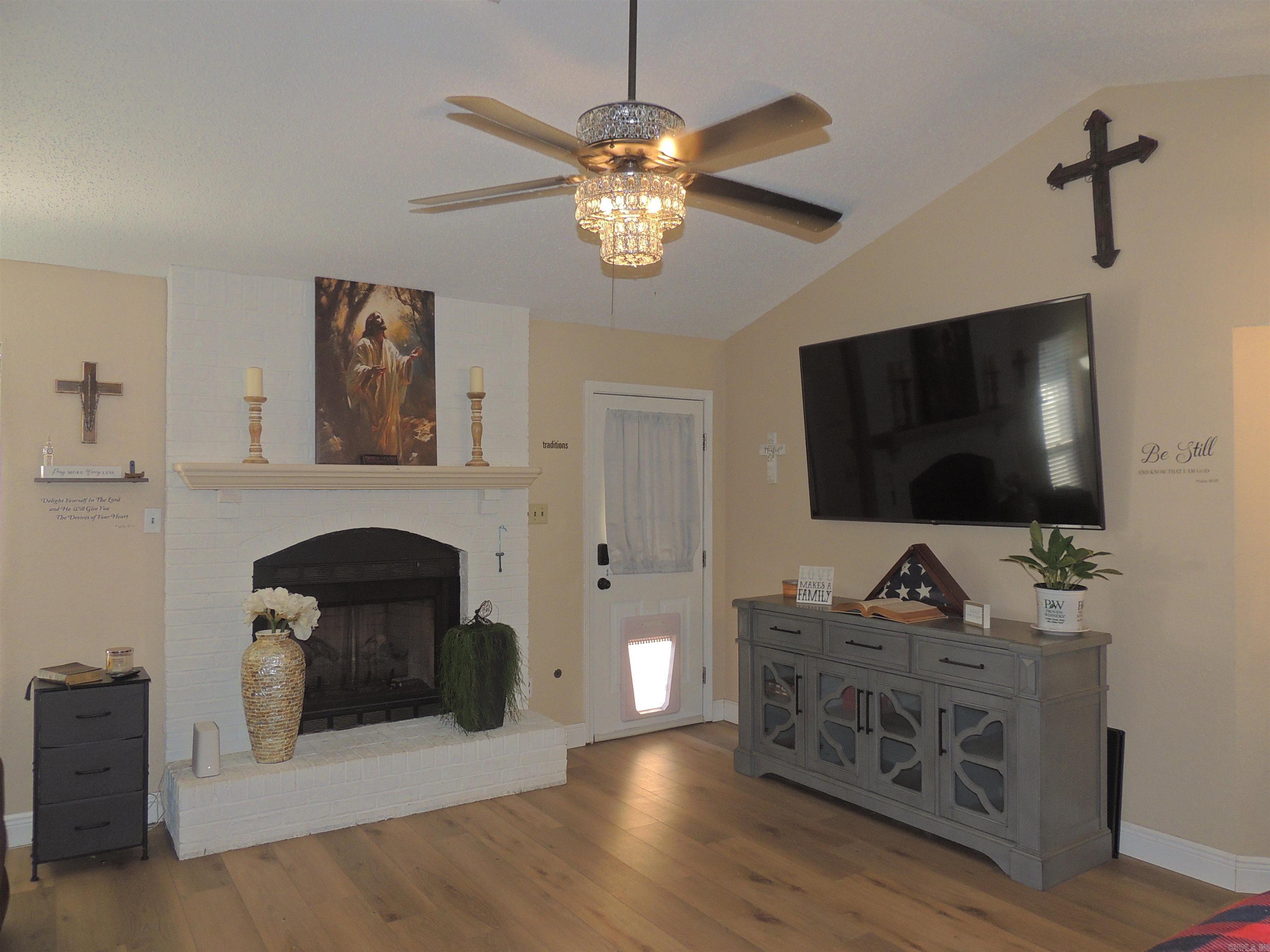 16 Red Oak Place  Maumelle, AR