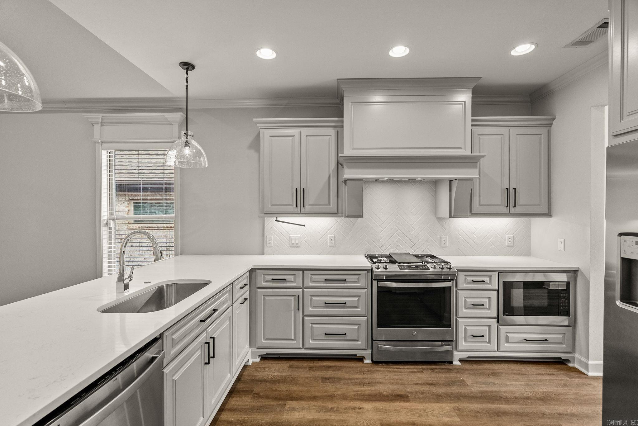 6 Piper  Little Rock, AR