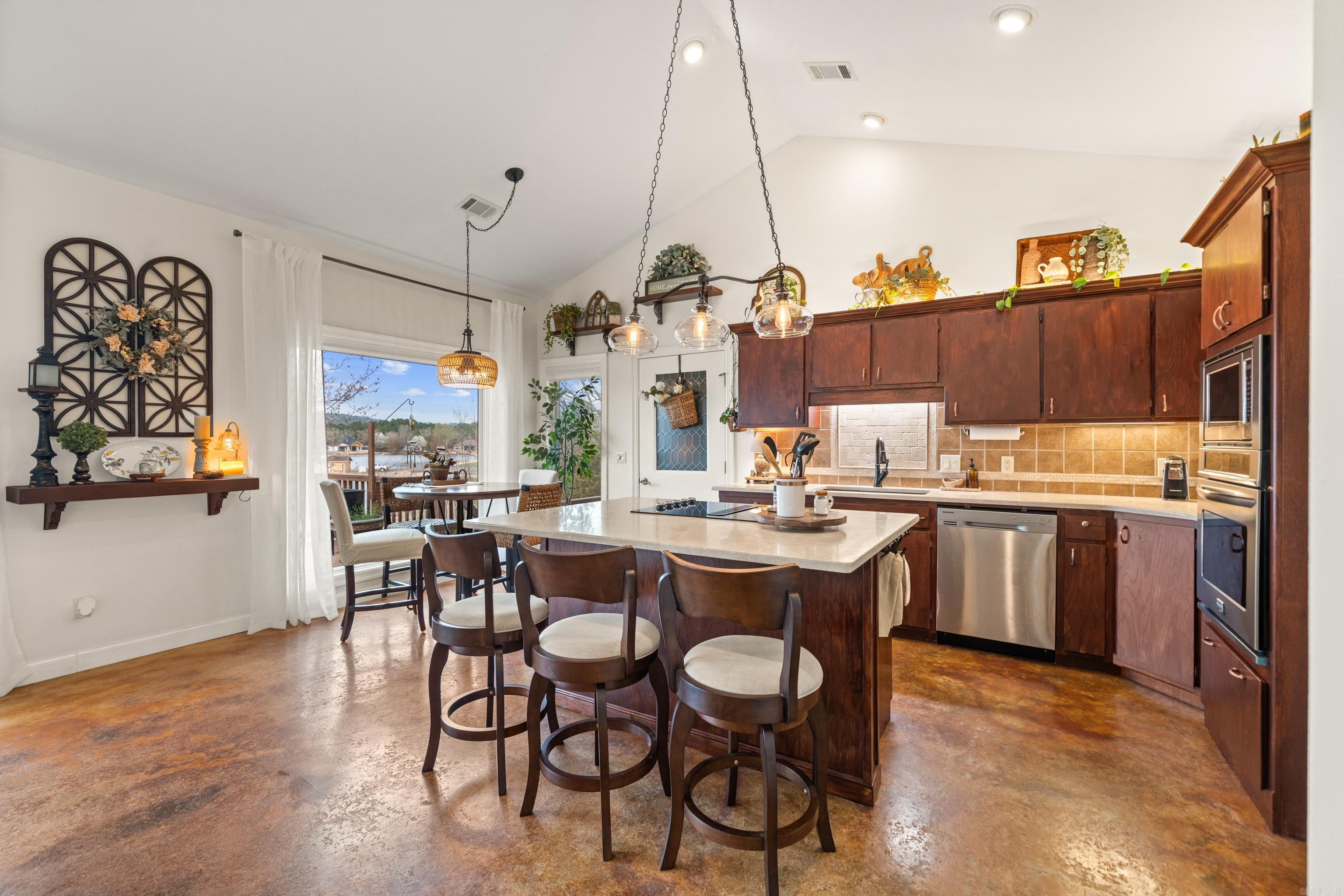 188 Elcano Hot Springs Village, AR 71909-0000