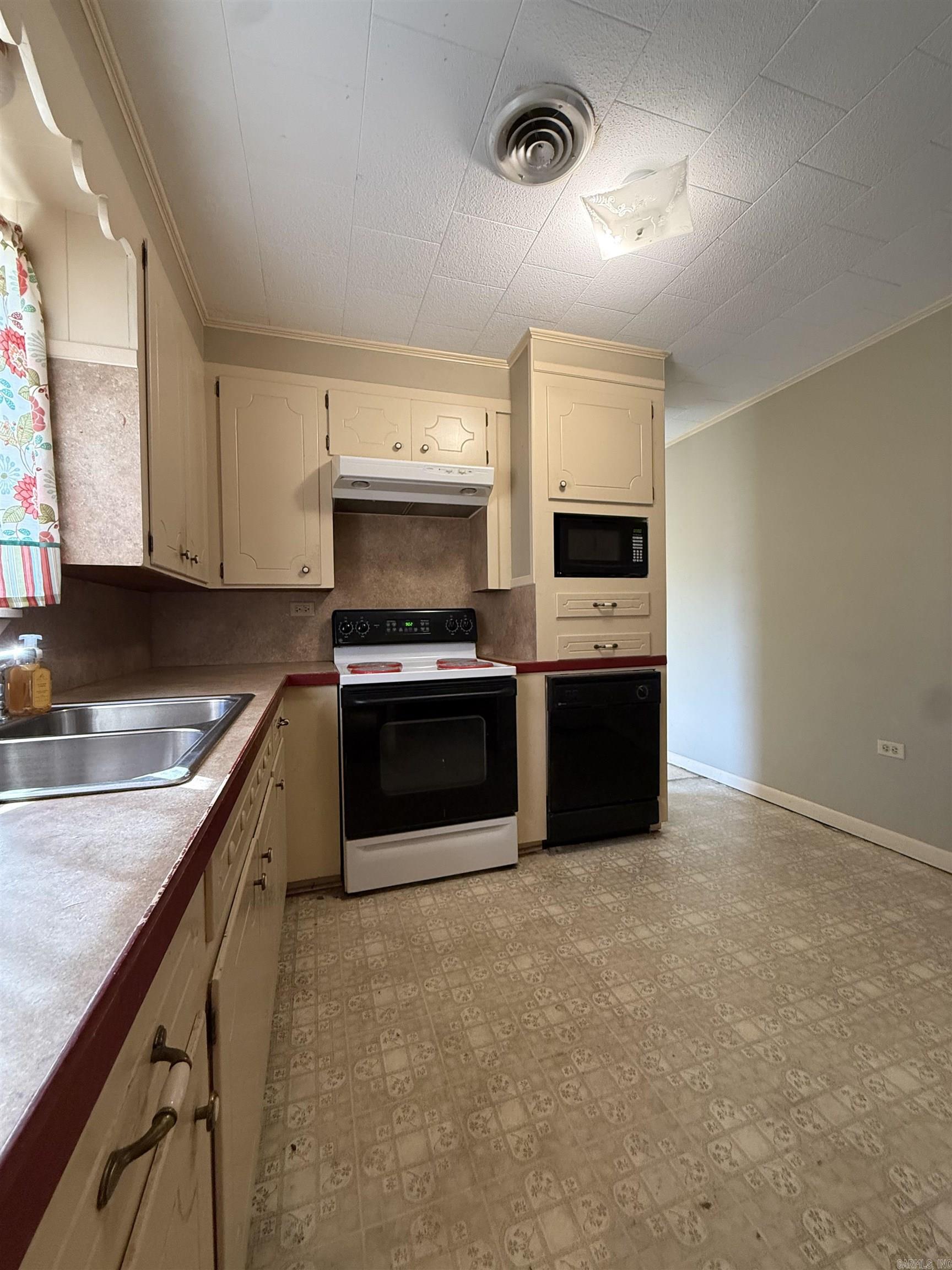 1235 Powell  Camden, AR