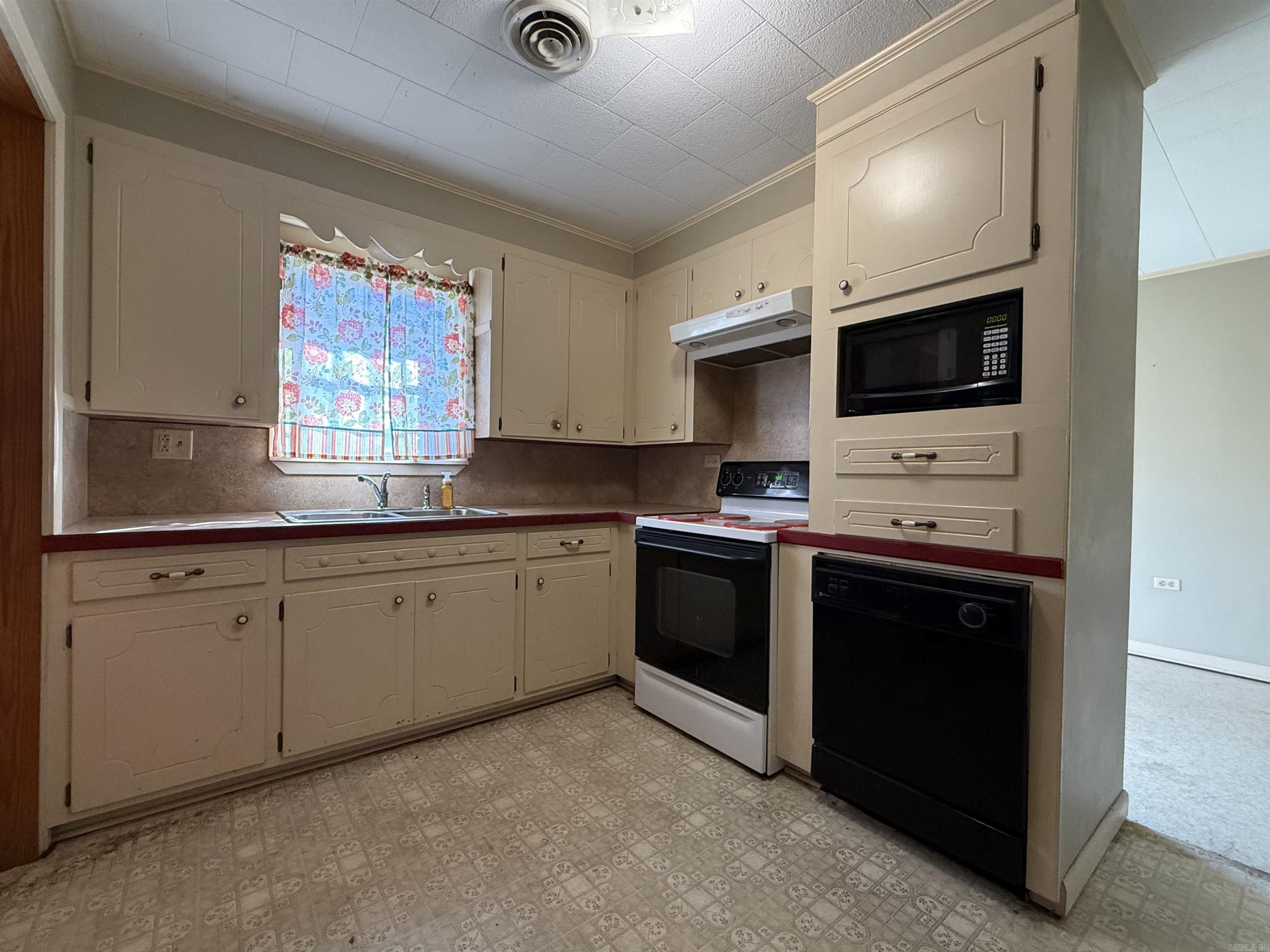 1235 Powell  Camden, AR