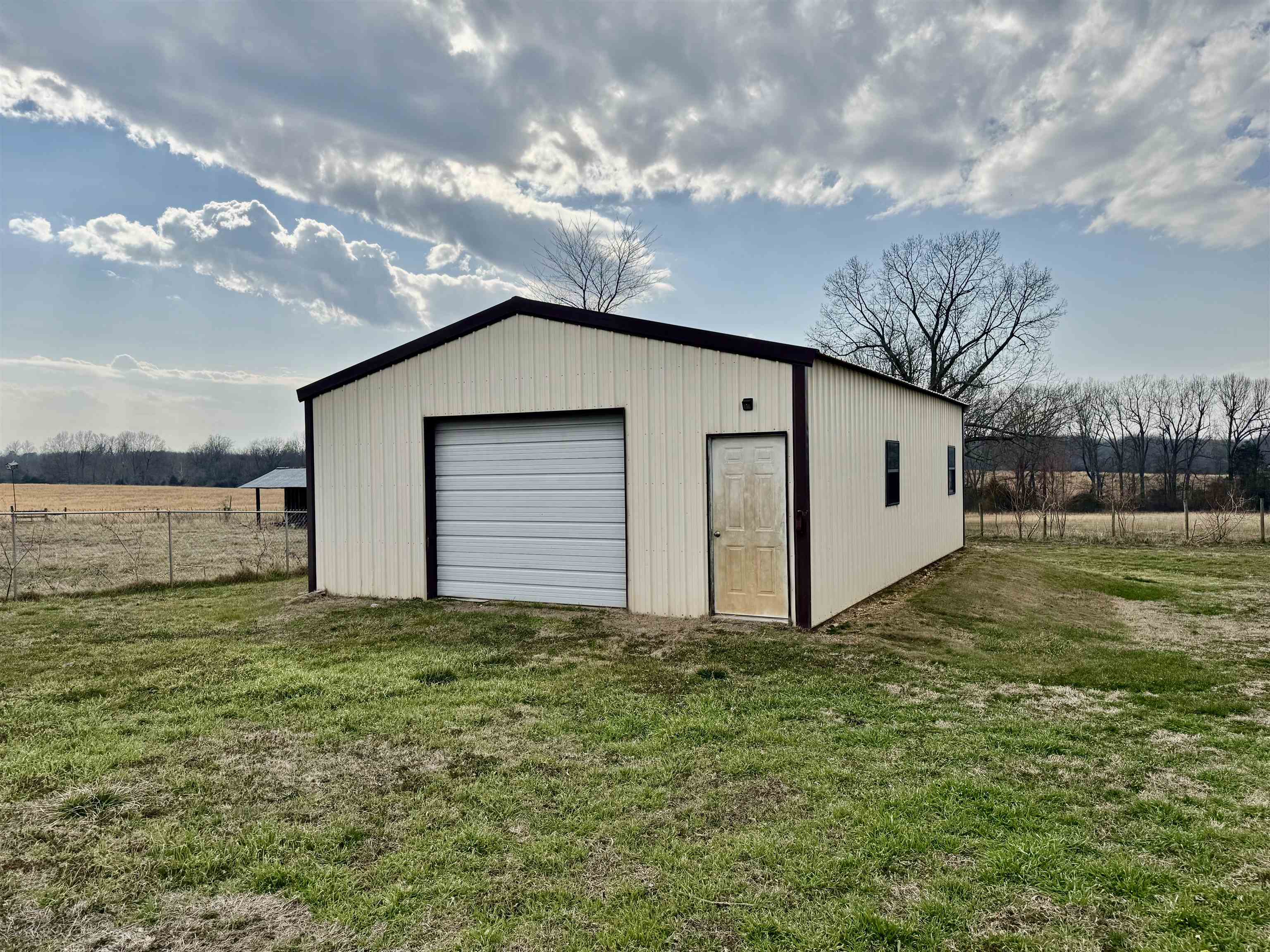 1699 AR 69B Hwy  Melbourne, AR