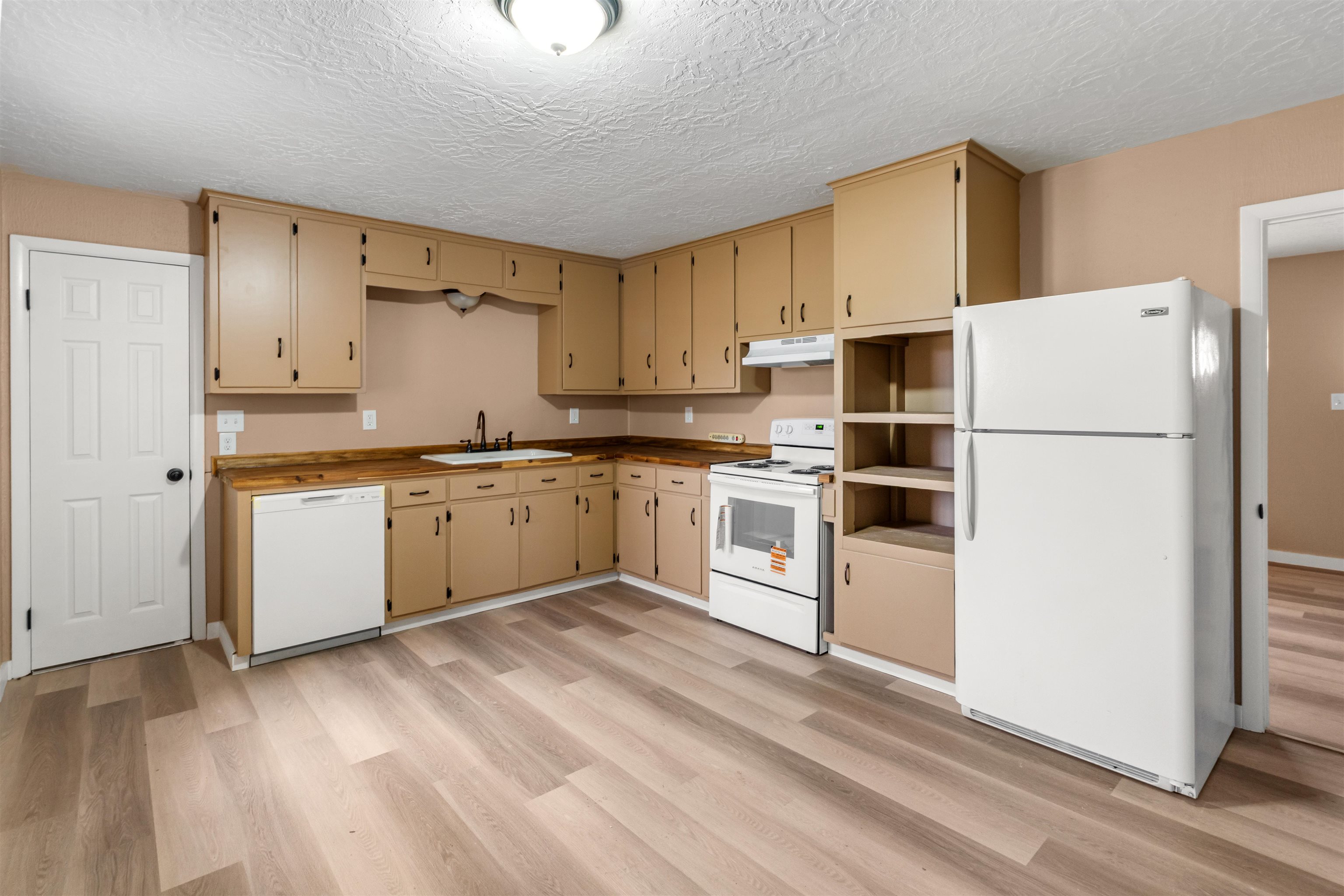 1699 AR 69B Hwy  Melbourne, AR