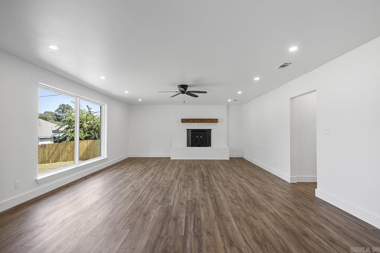 616 E Woodruff  Sherwood, AR