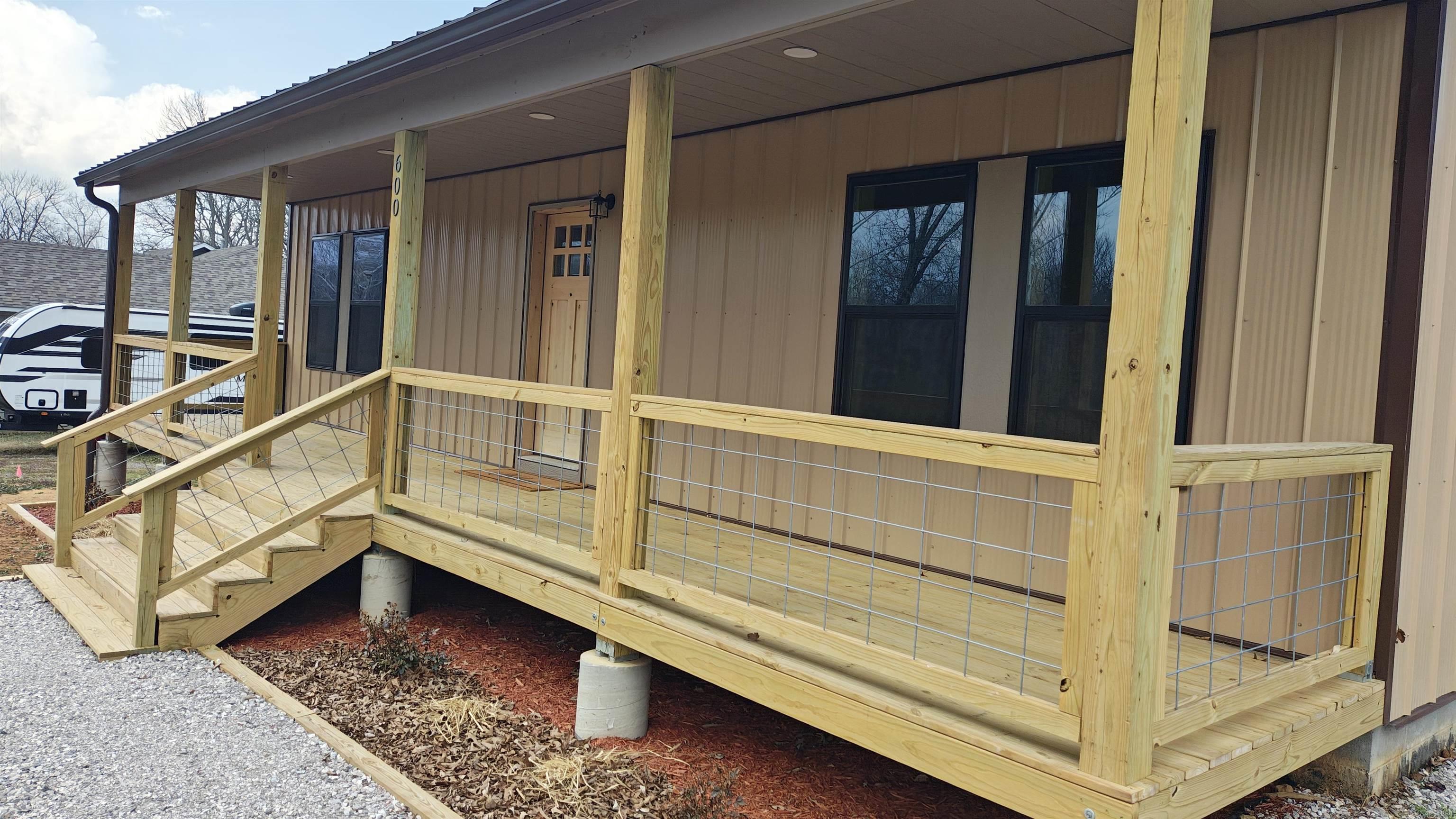 600 Frances Cove  Mountain View, AR