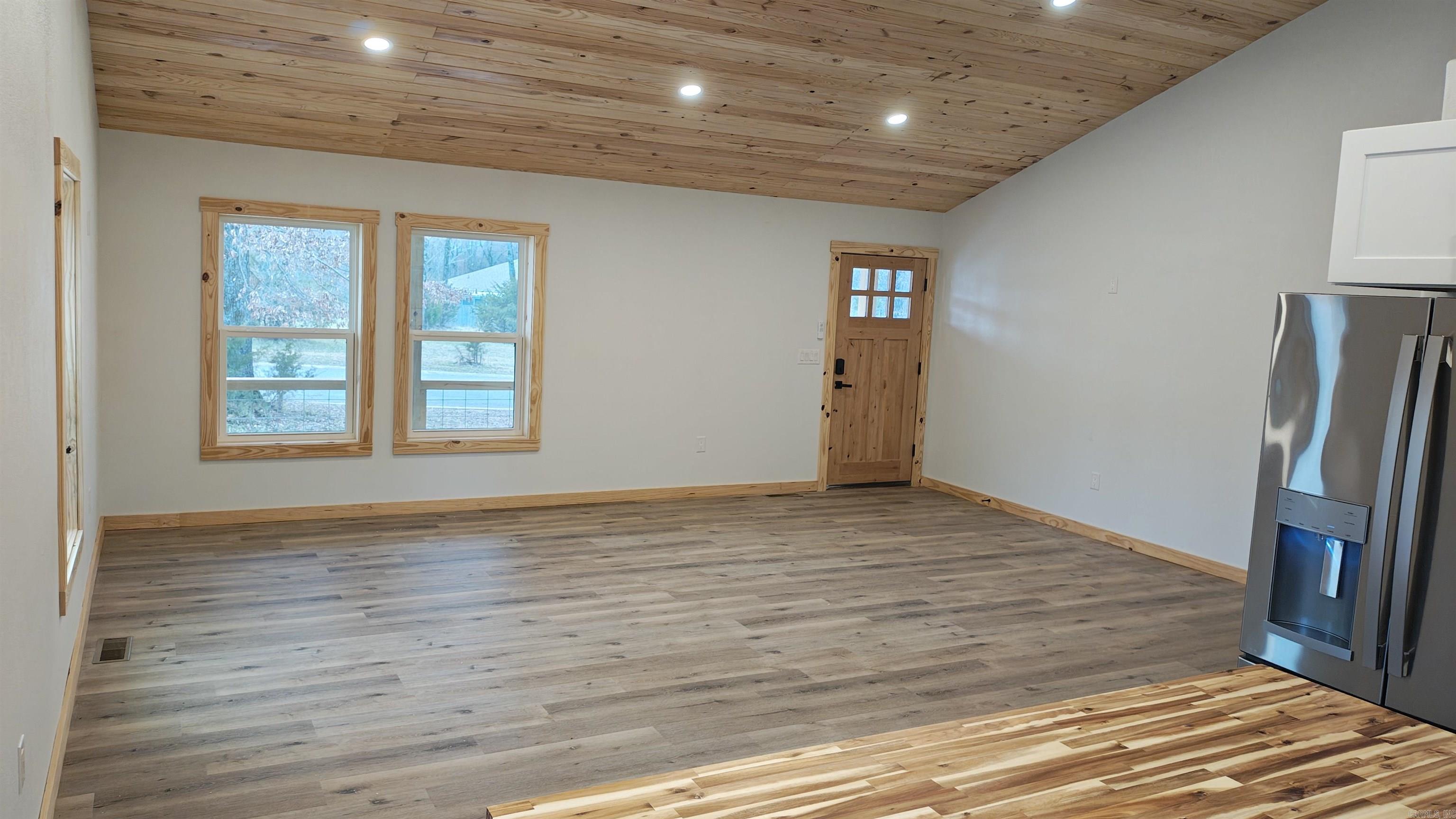 600 Frances Cove  Mountain View, AR