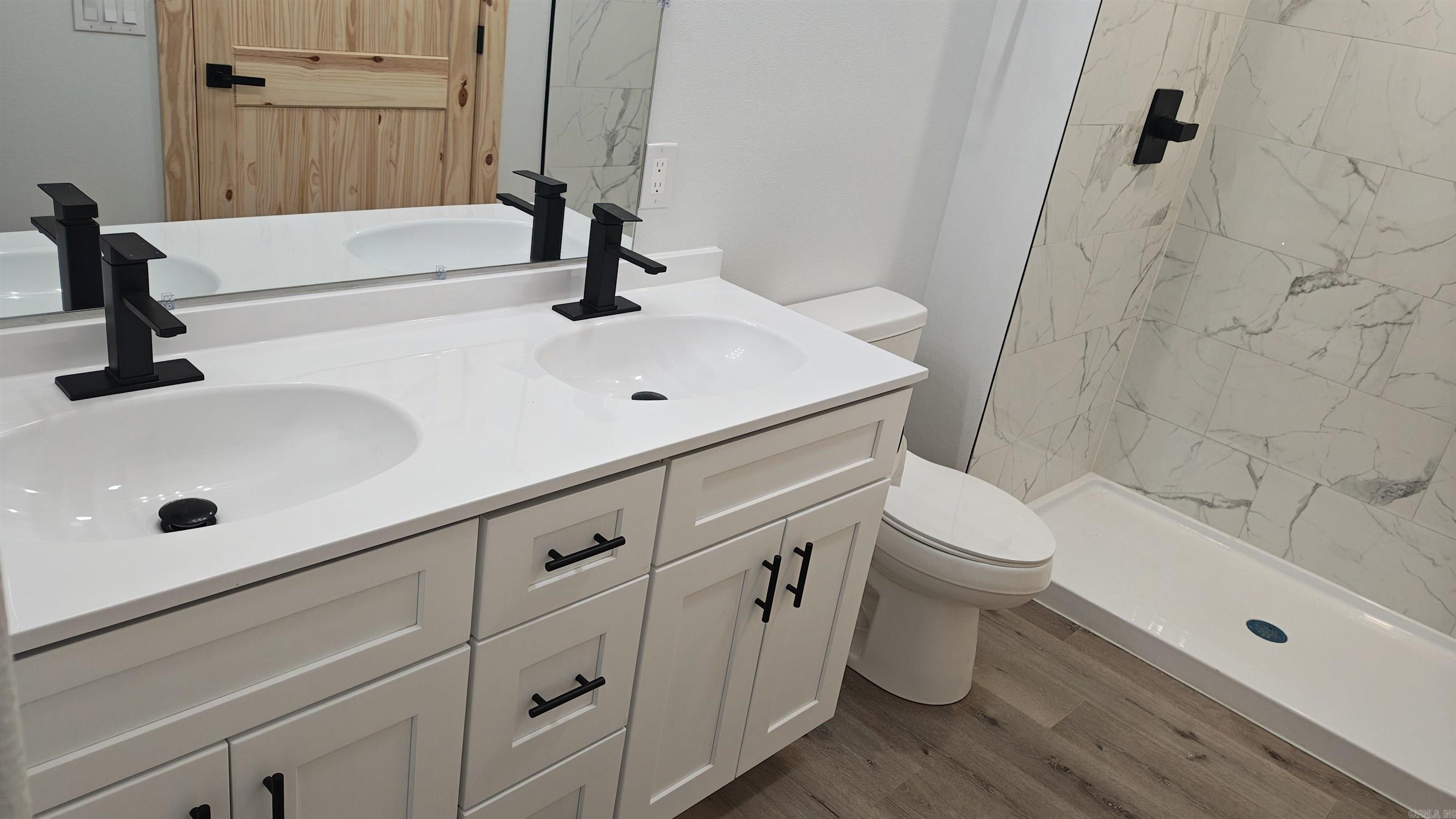 600 Frances Cove  Mountain View, AR