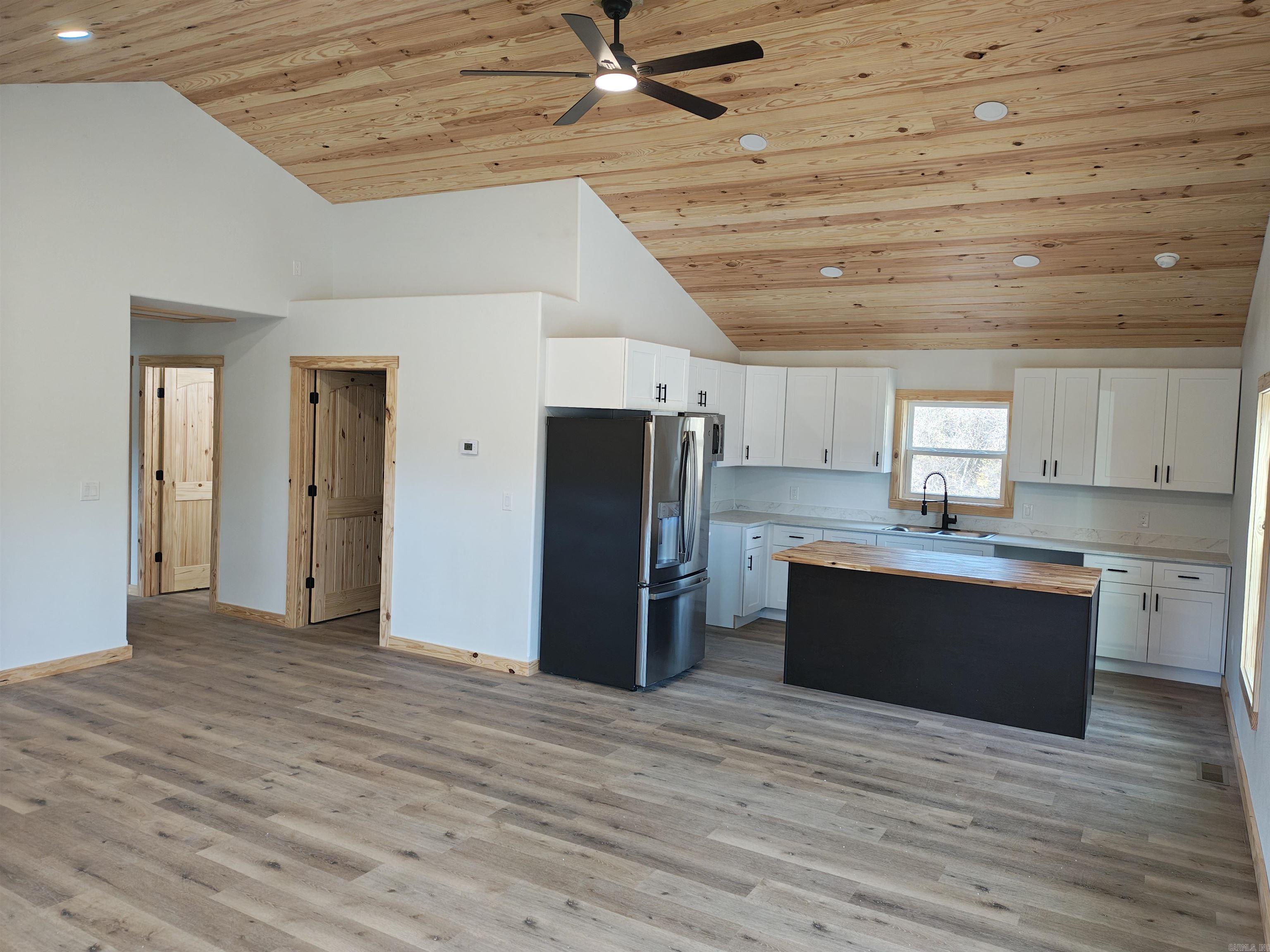 600 Frances Cove  Mountain View, AR