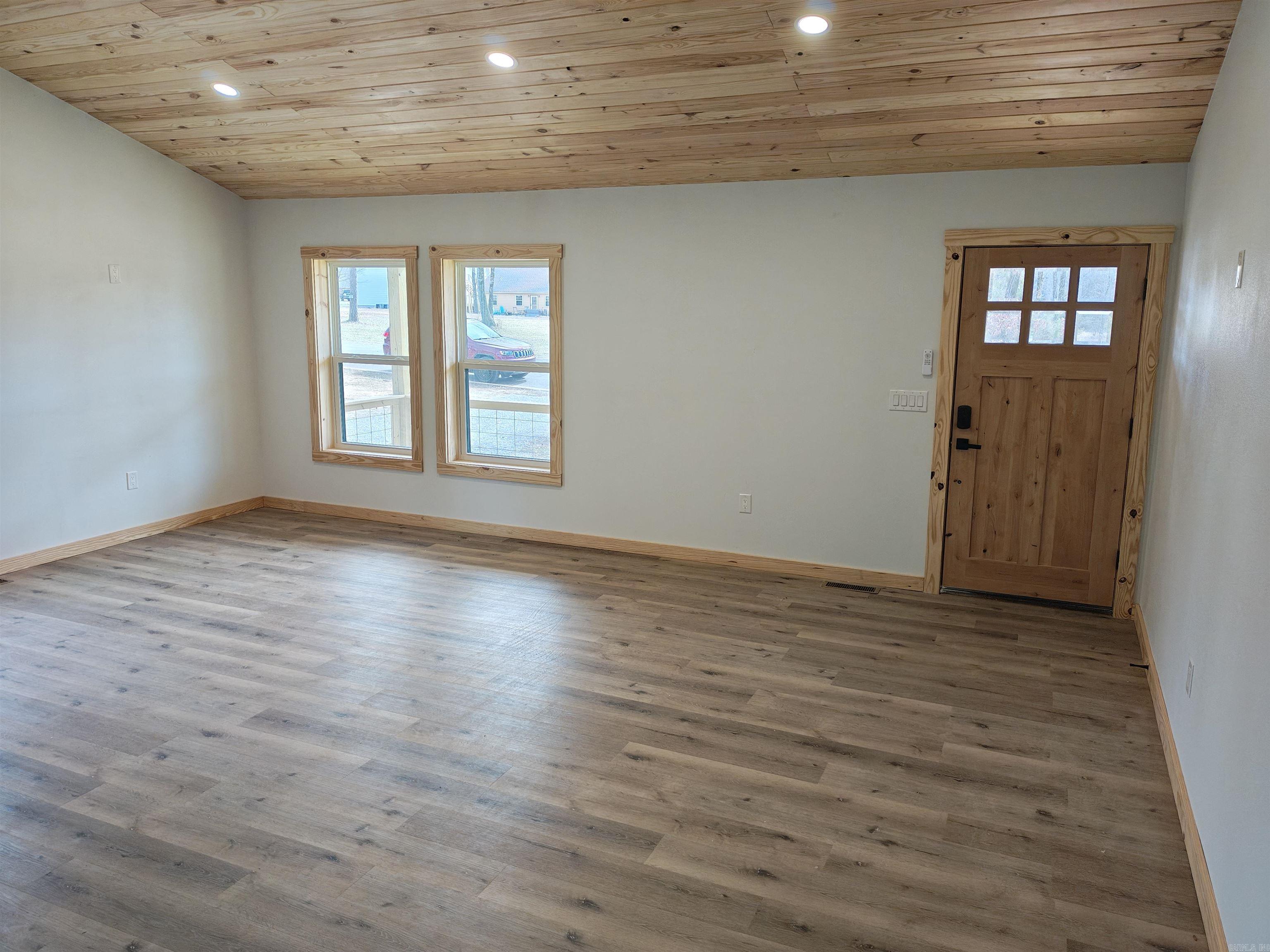 600 Frances Cove  Mountain View, AR