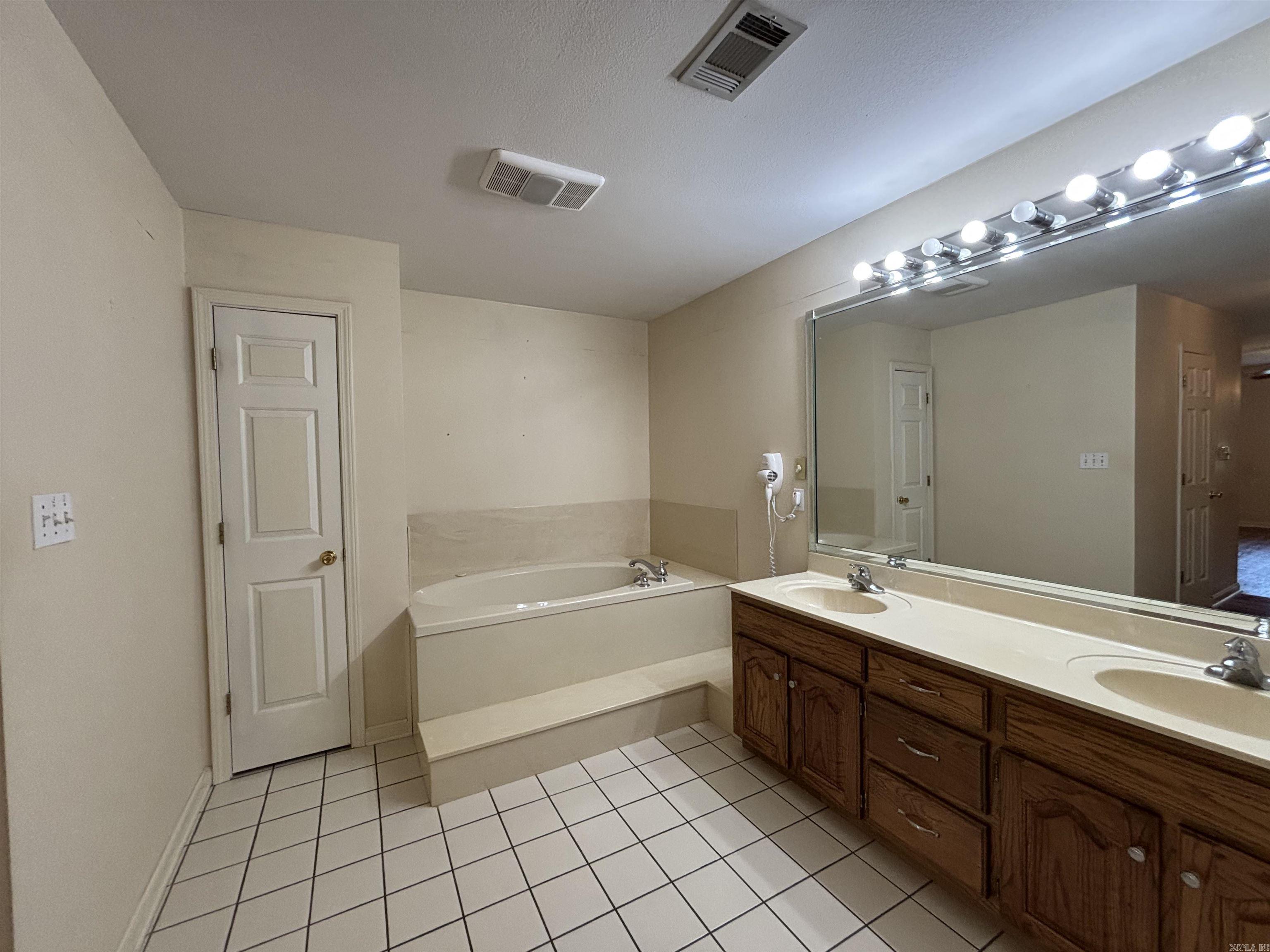 100 Charleston  Walnut Ridge, AR