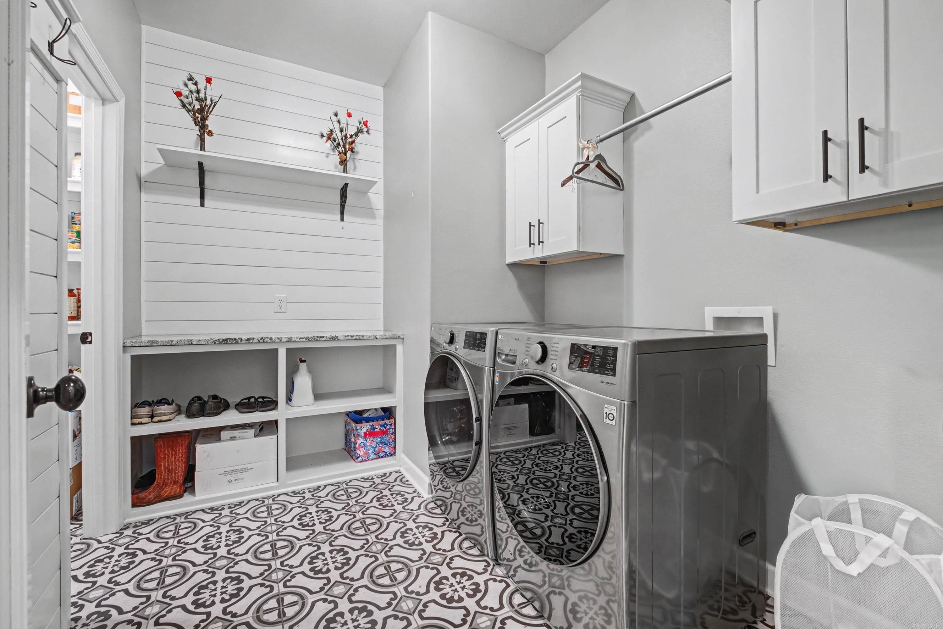 5615 S Shore  Hensley, AR