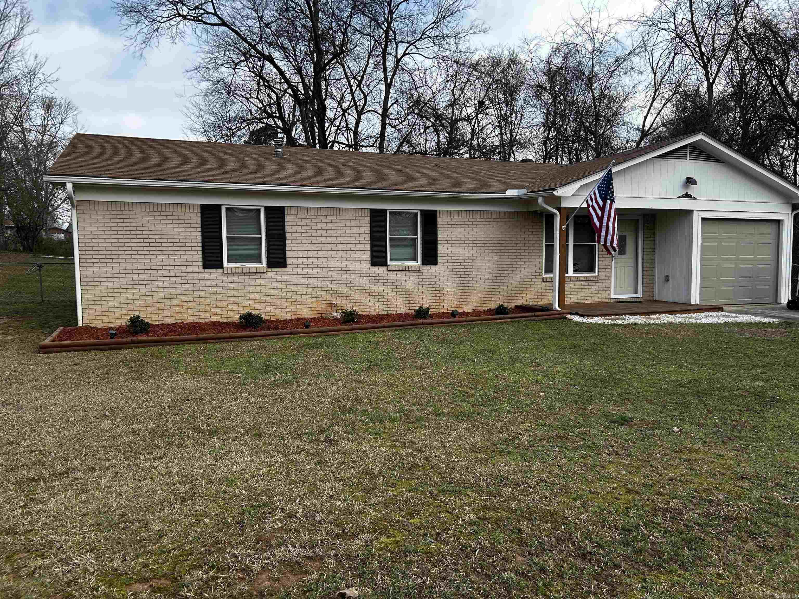 2770 Lakeside  Benton, AR