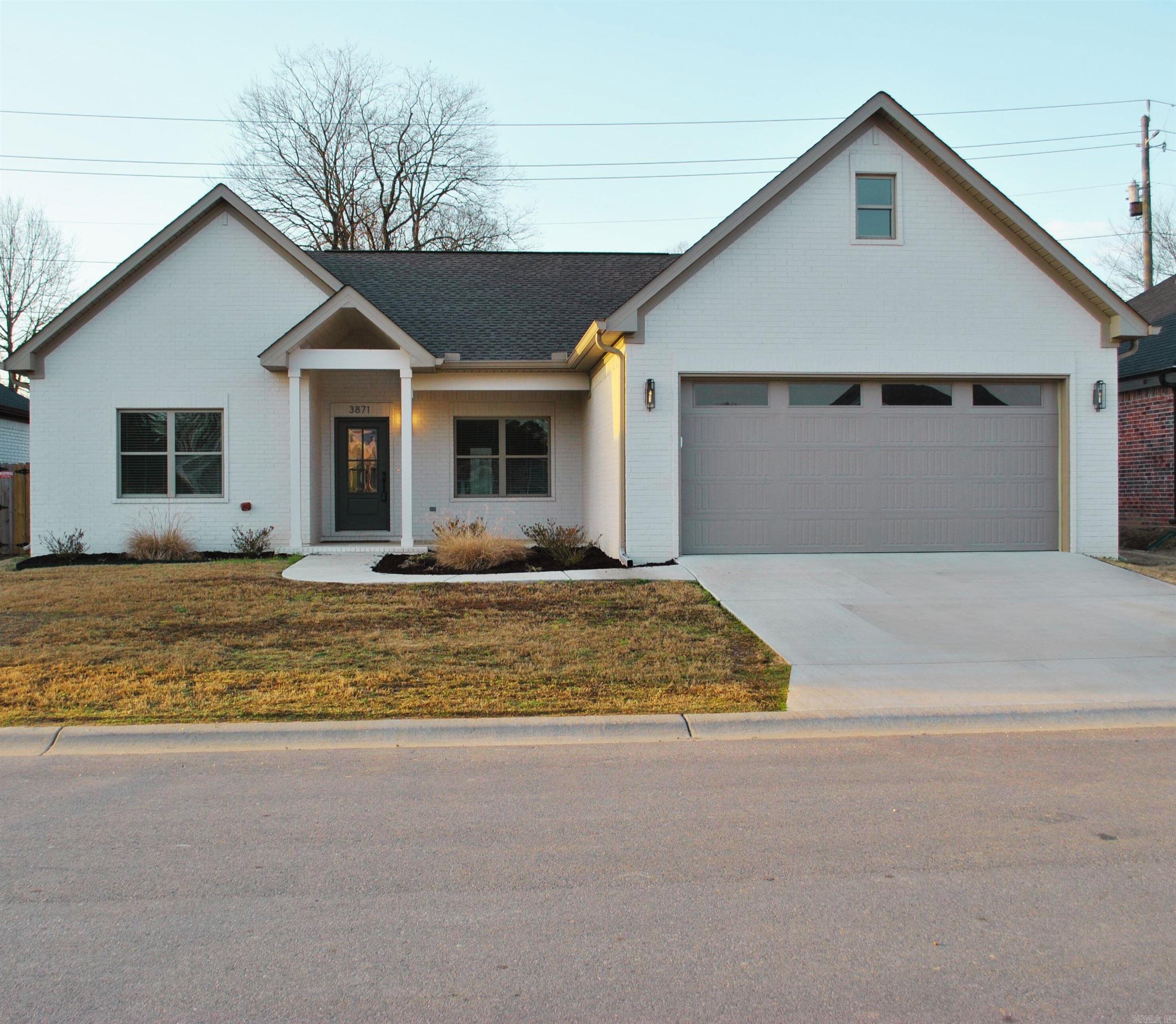 3871 Spencer Crossing Dr  Benton, AR