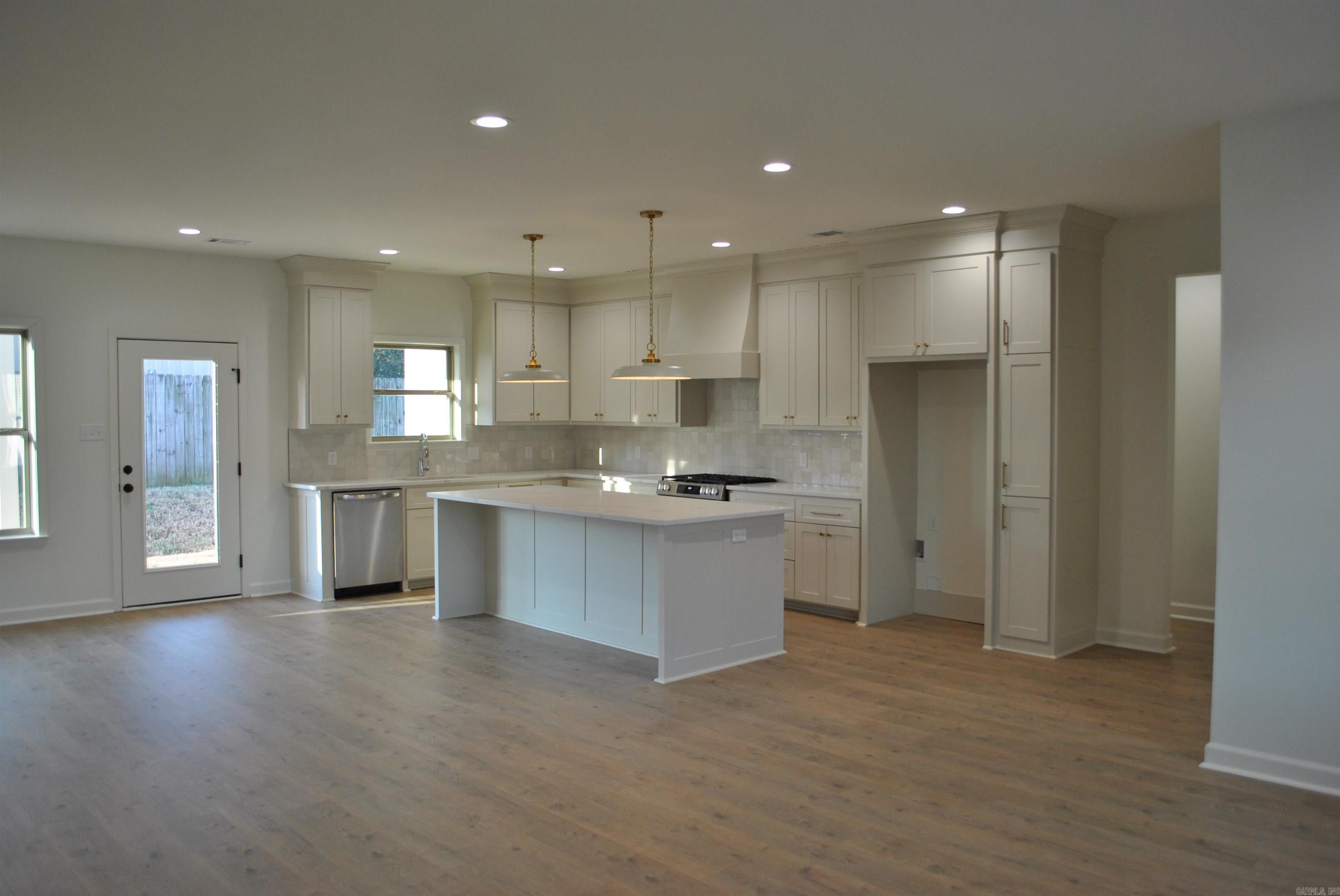 3871 Spencer Crossing Dr  Benton, AR