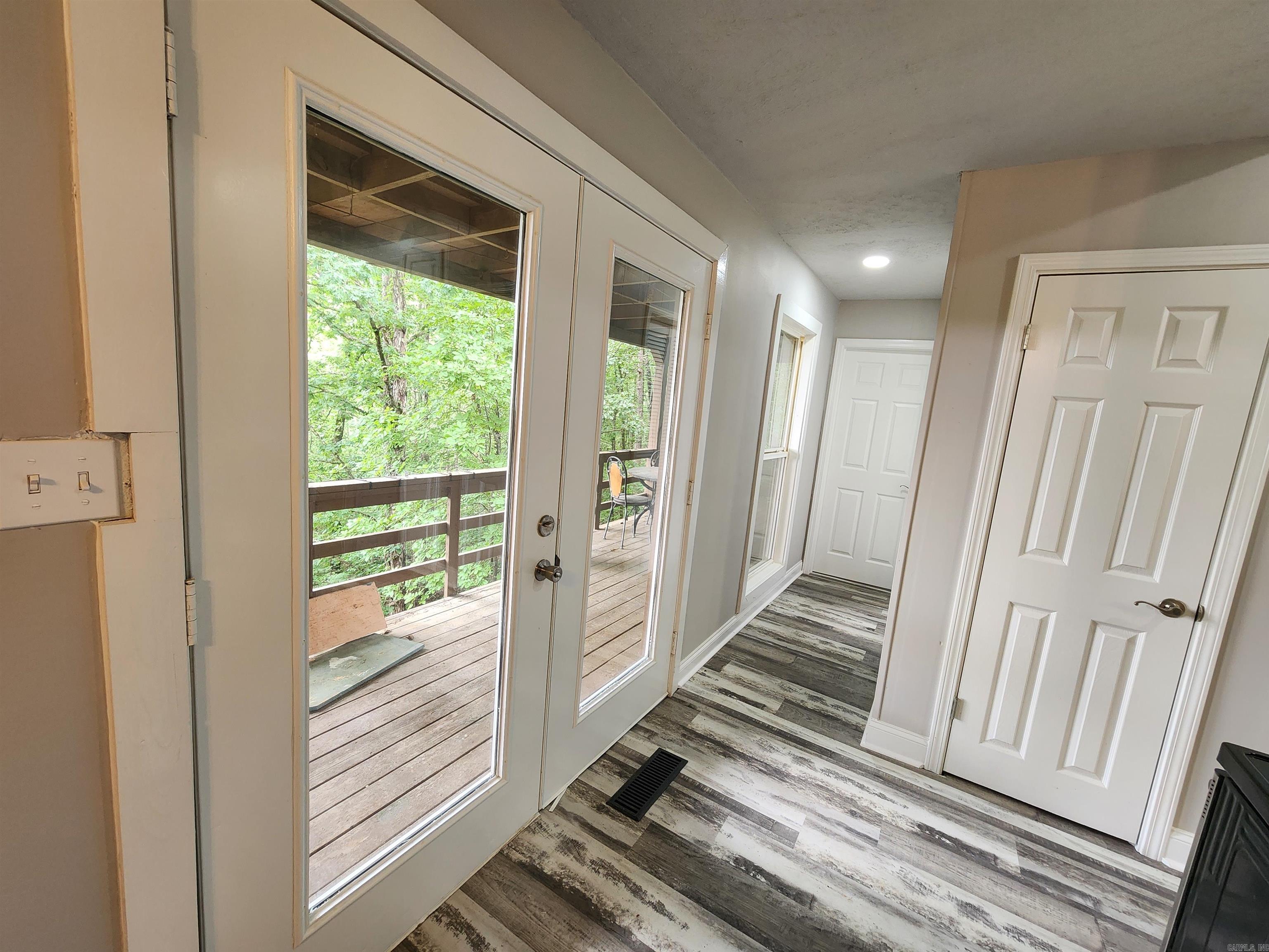 211 Burnt Rock Falls  Fairfield Bay, AR