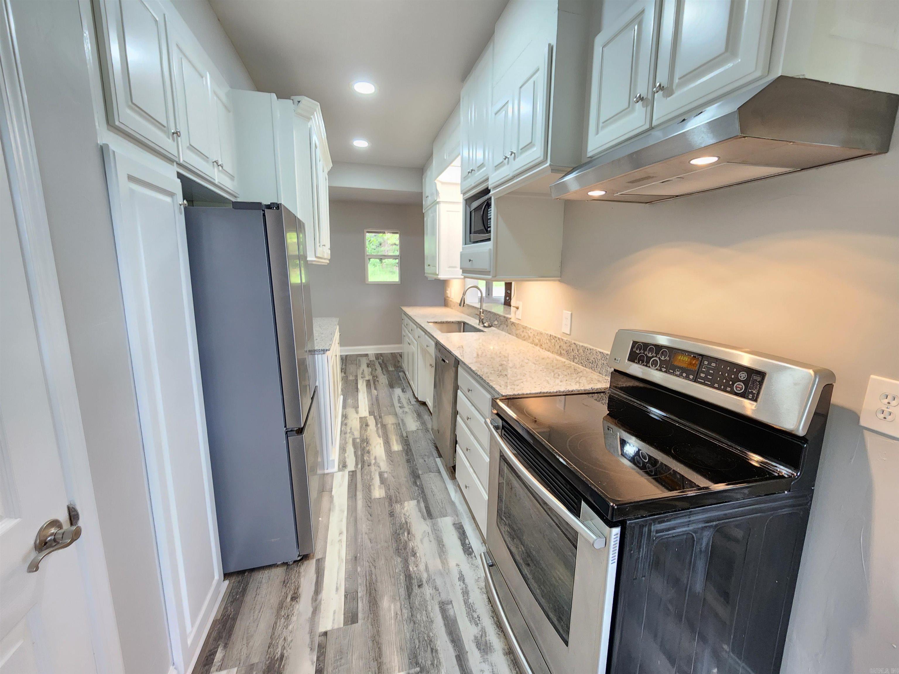 211 Burnt Rock Falls  Fairfield Bay, AR