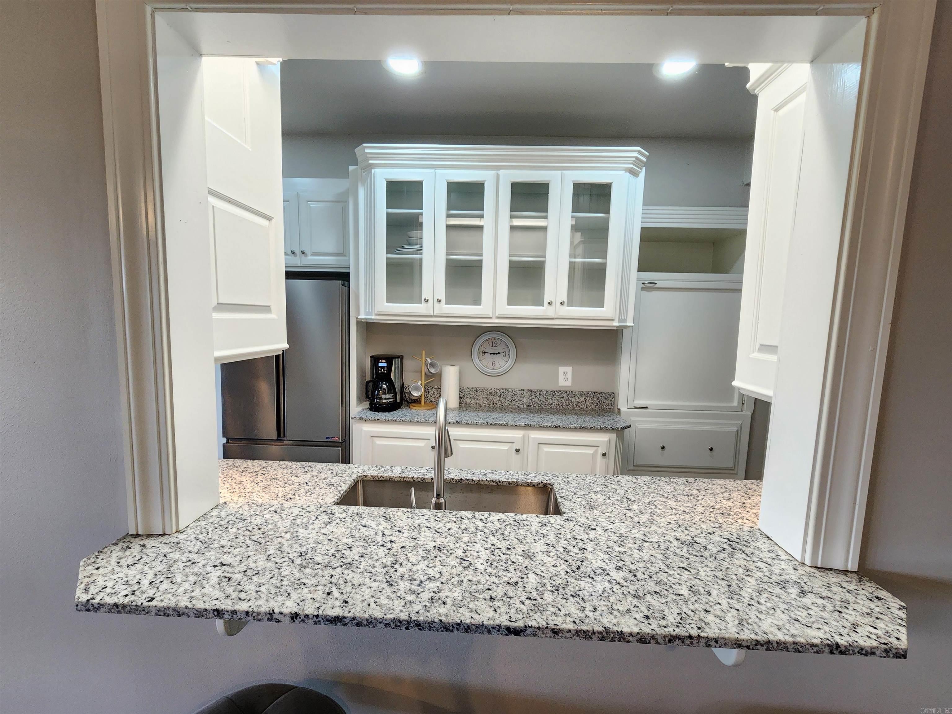 211 Burnt Rock Falls  Fairfield Bay, AR